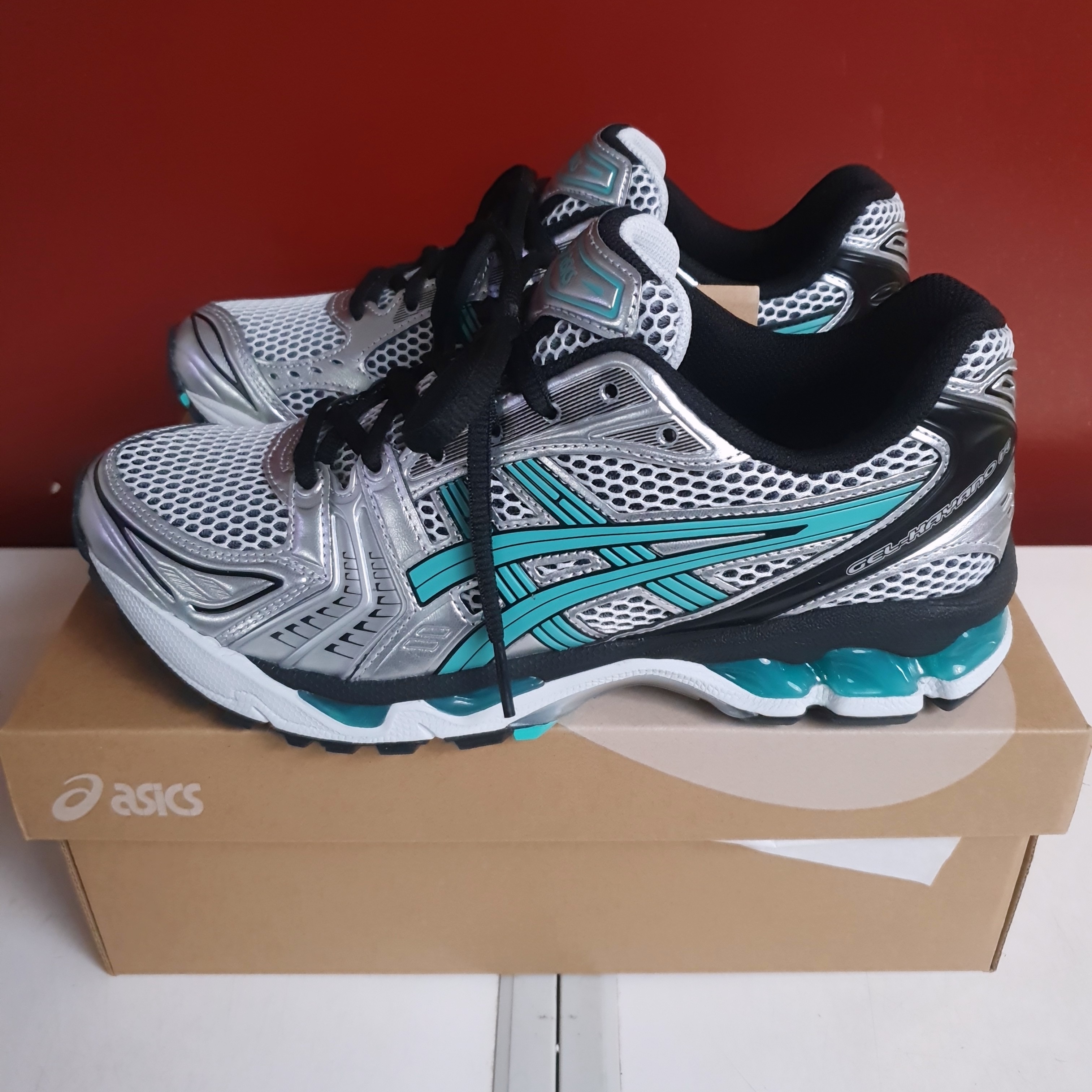 Asics Gel-Kayano 14 White Waterfall 착용 스타일