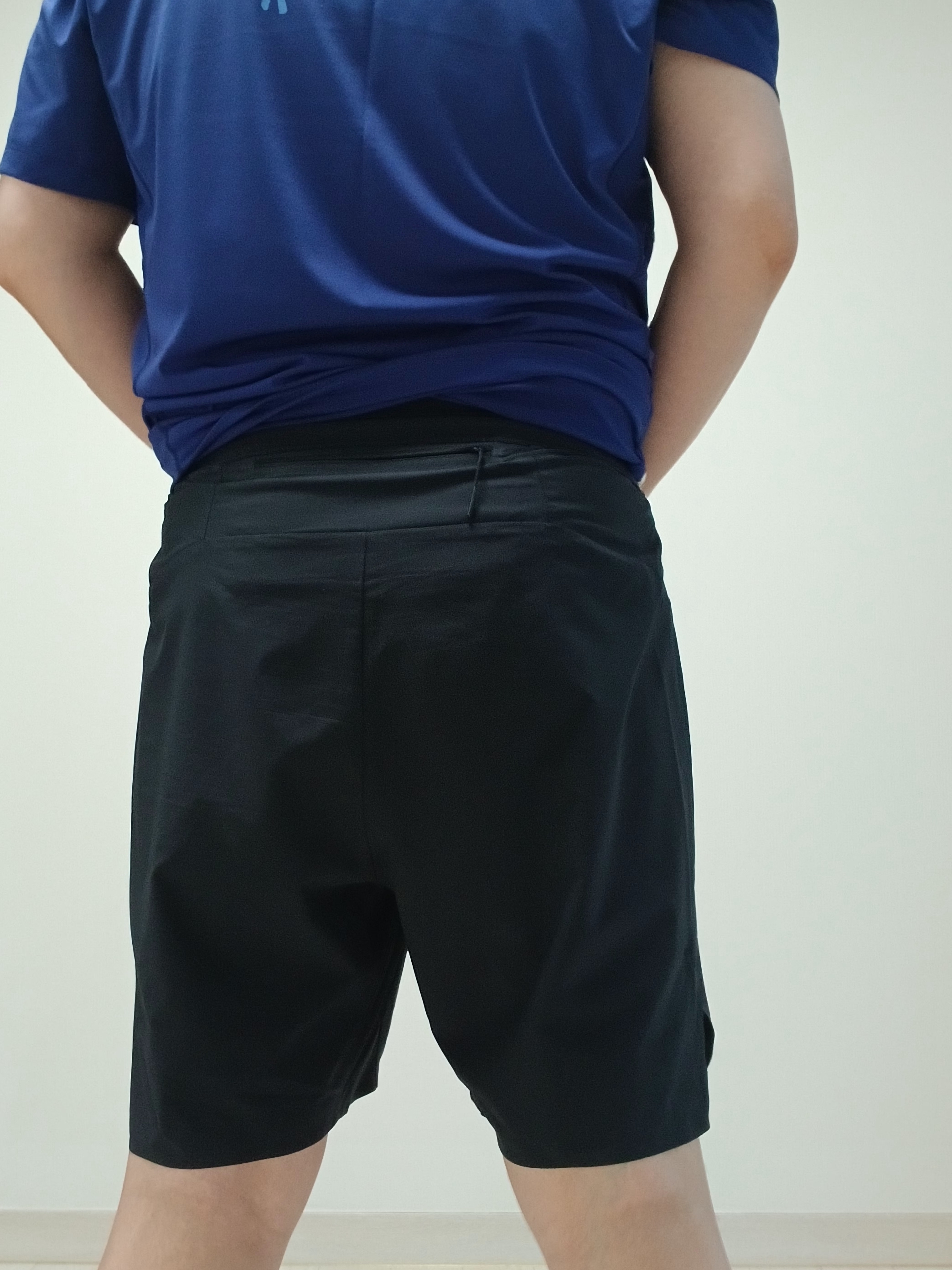 Arc'teryx Motus Arcword Crew SS T-Shirt Soulsonic Heather, Arc'teryx Norvan Shorts 7 Inch Black 착용 스타일 - 5