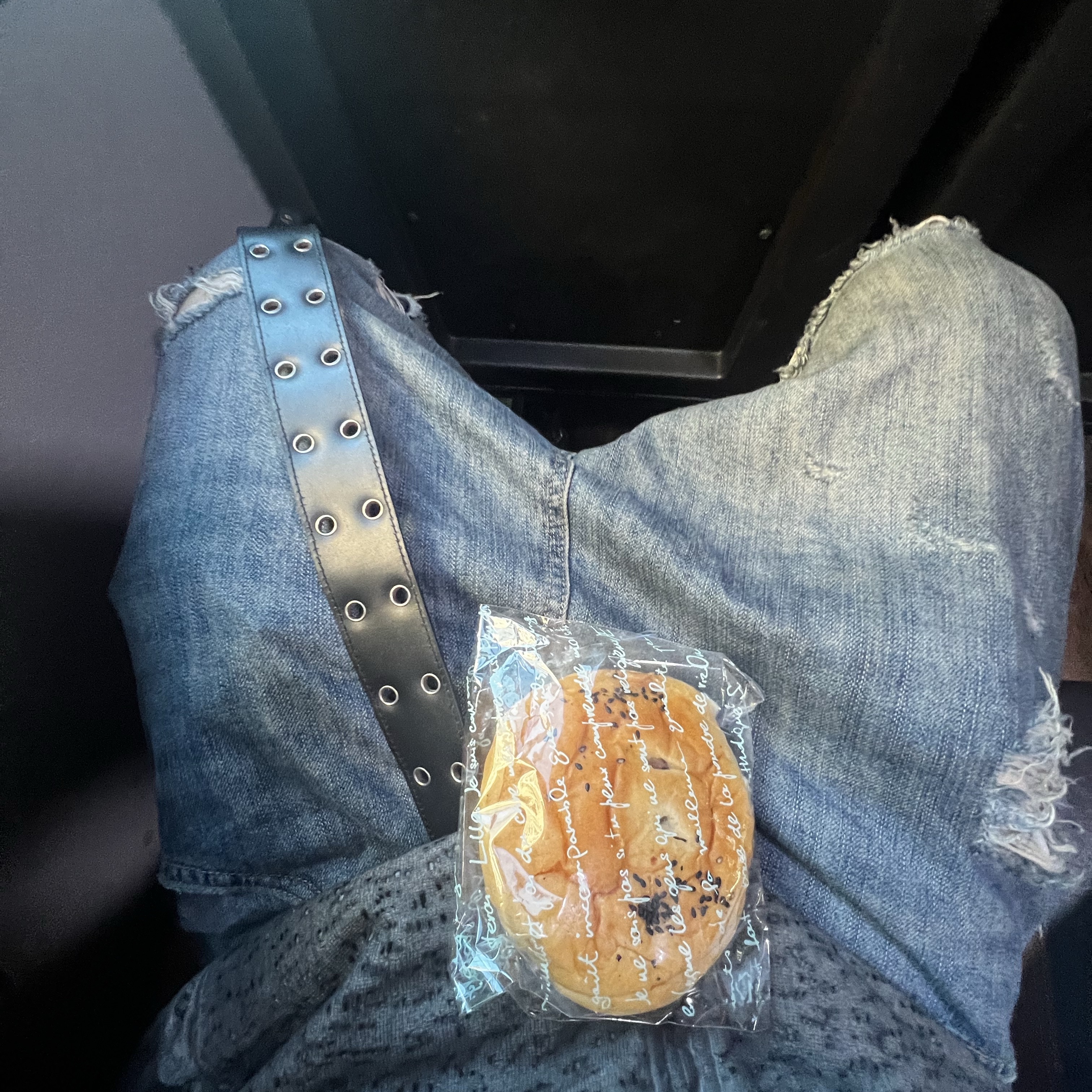Awende Dirty Washing Jeans Blue, Kamien x MJD Double Hole Belt Black Shearling Calfskin 착용 스타일 - 1