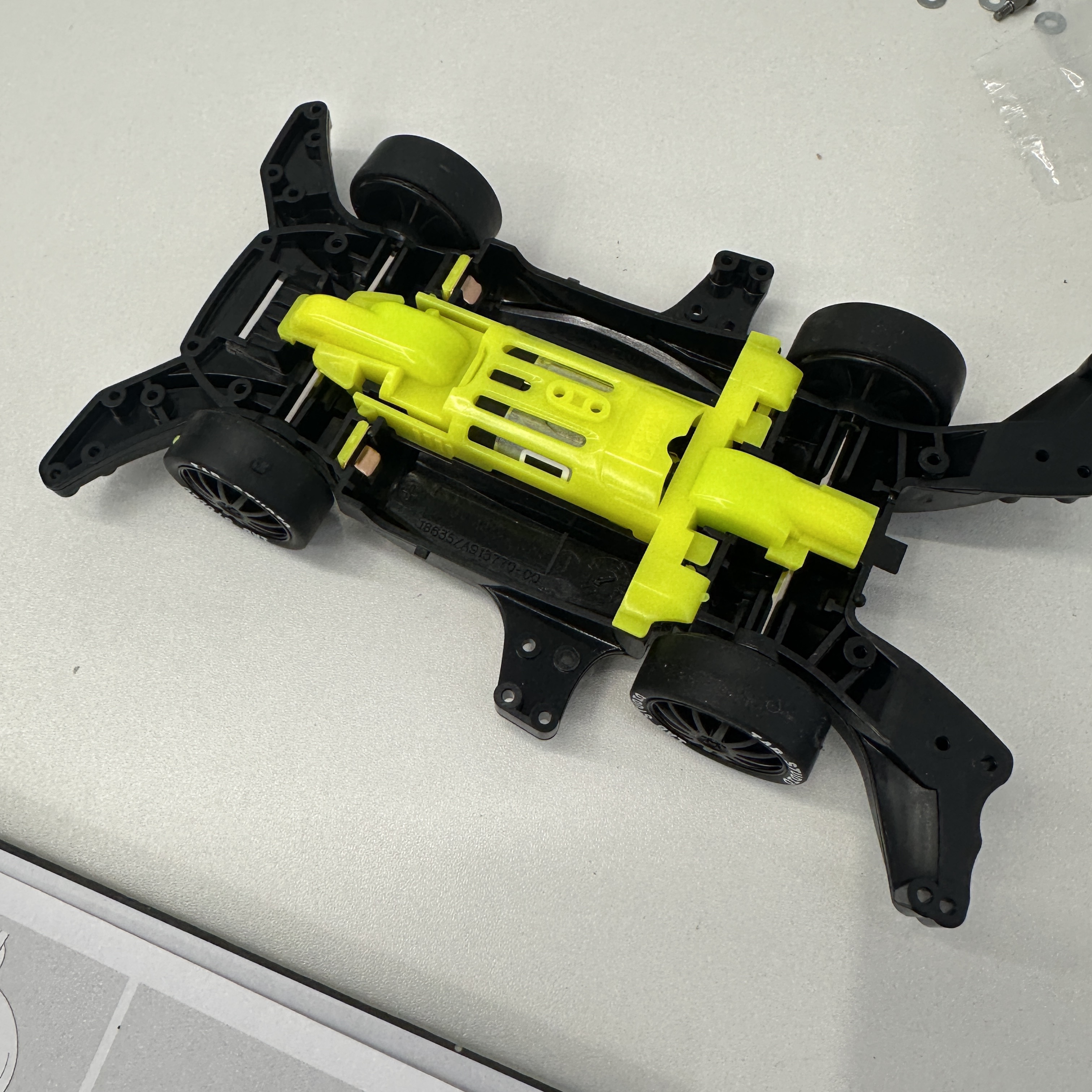 IAB Studio x Tamiya Heat Edge IAB Studio Special Comets Multi (Korean Ver.) 착용 스타일 - 4