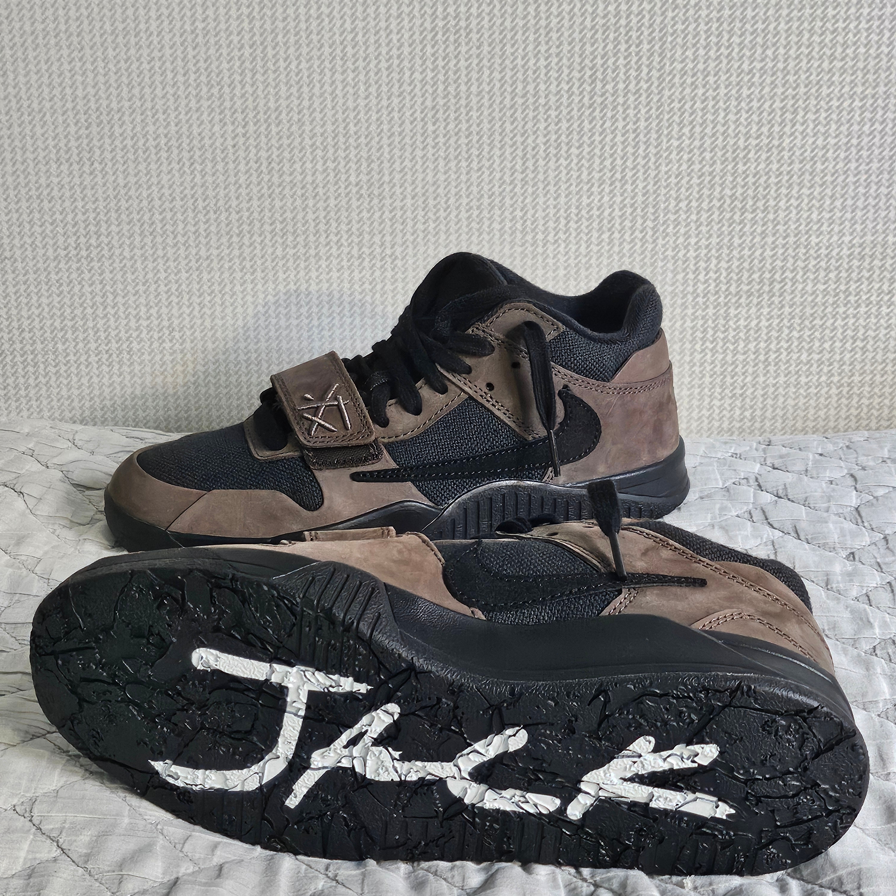 Jordan x Travis Scott Jumpman Jack TR Black and Dark Mocha 착용 스타일
