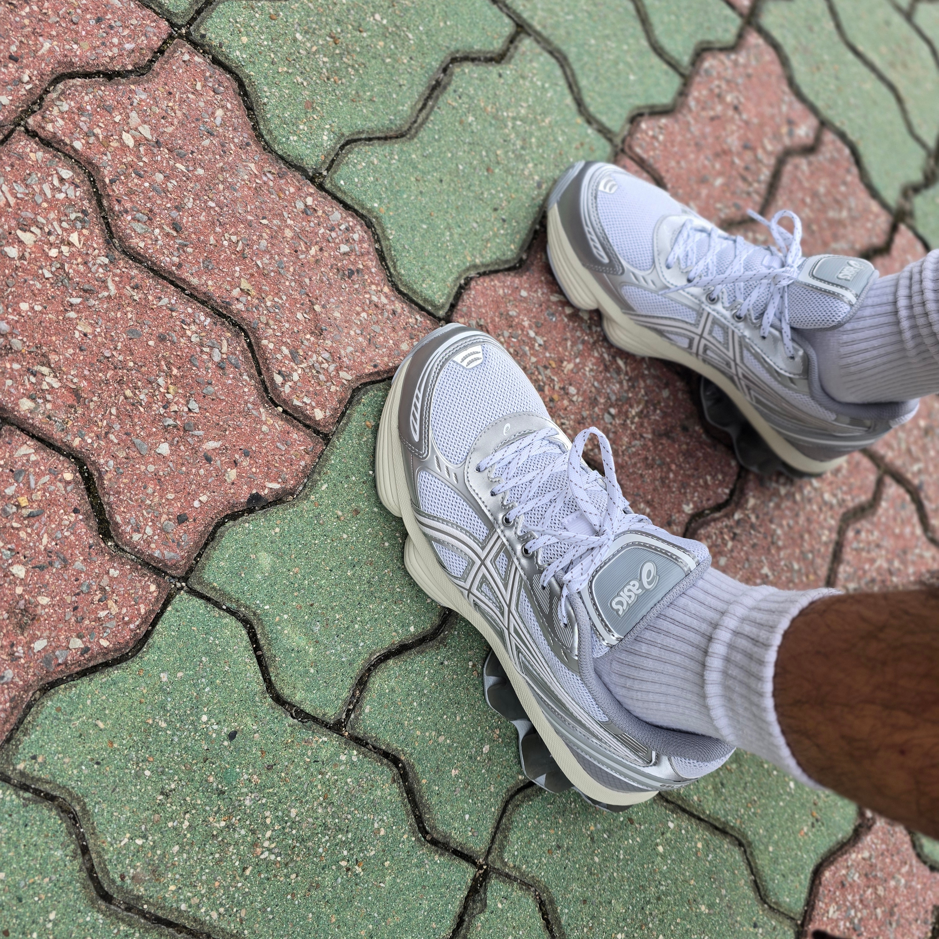 Asics Gel-Kinetic Fluent White 착용 스타일 - 1
