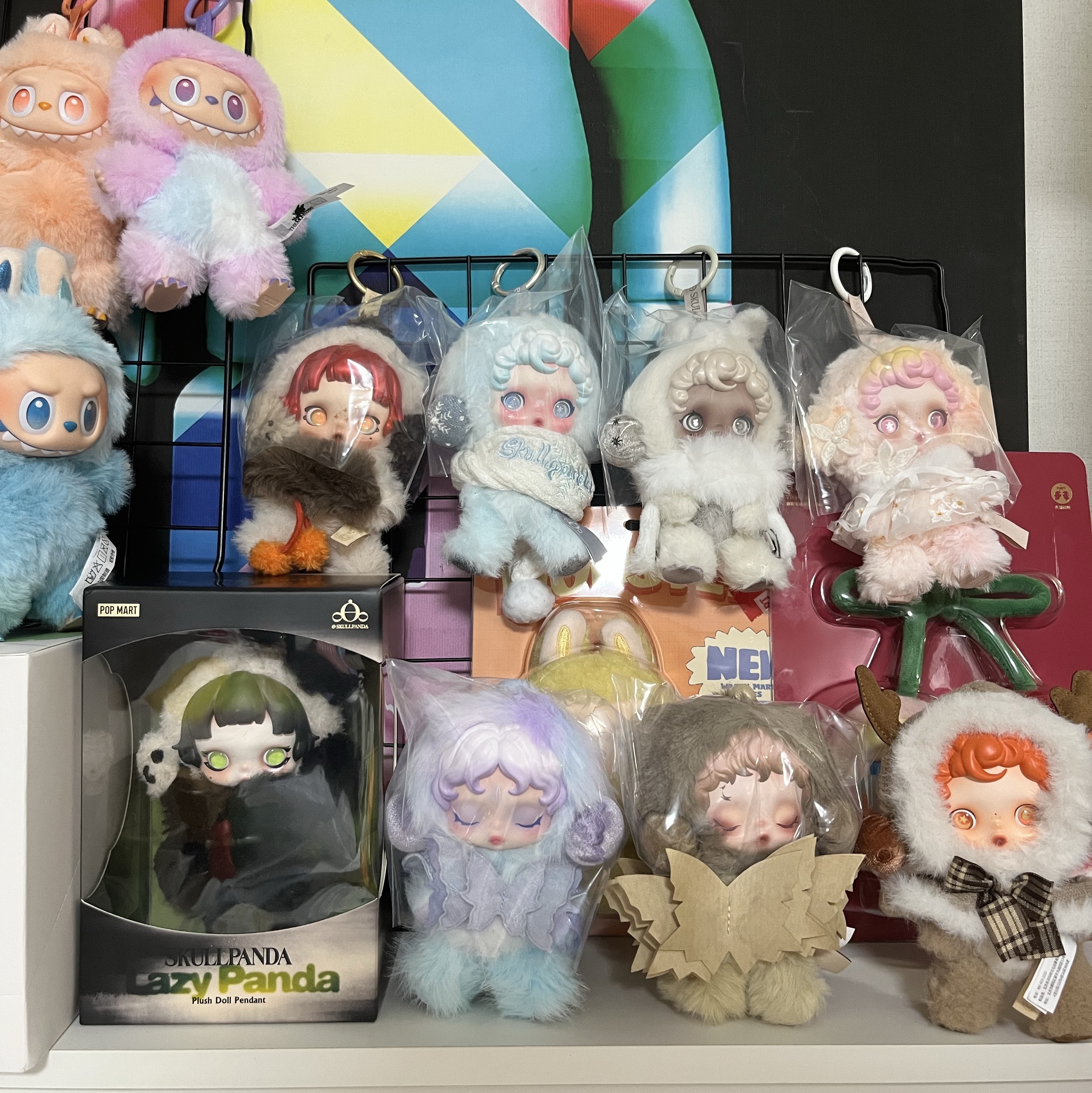 Pop Mart Skullpanda Lazy Panda Plush Doll Pendant, Pop Mart Skullpanda L’Impressionnisme Series Plush Doll (9 Blind Boxes) 착용 스타일