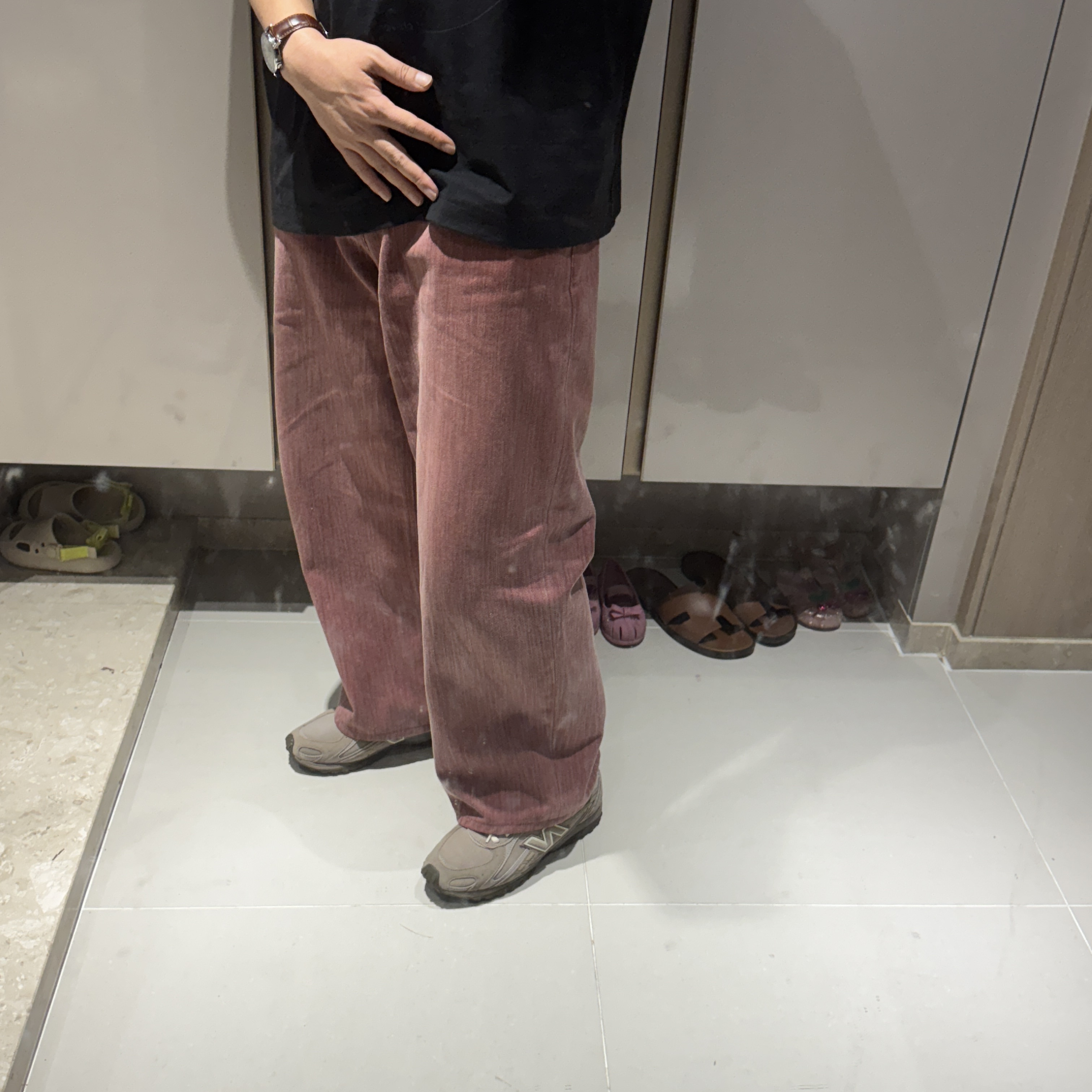 New Balance 204L Suede Mushroom Arid Stone 착용 스타일 - 2
