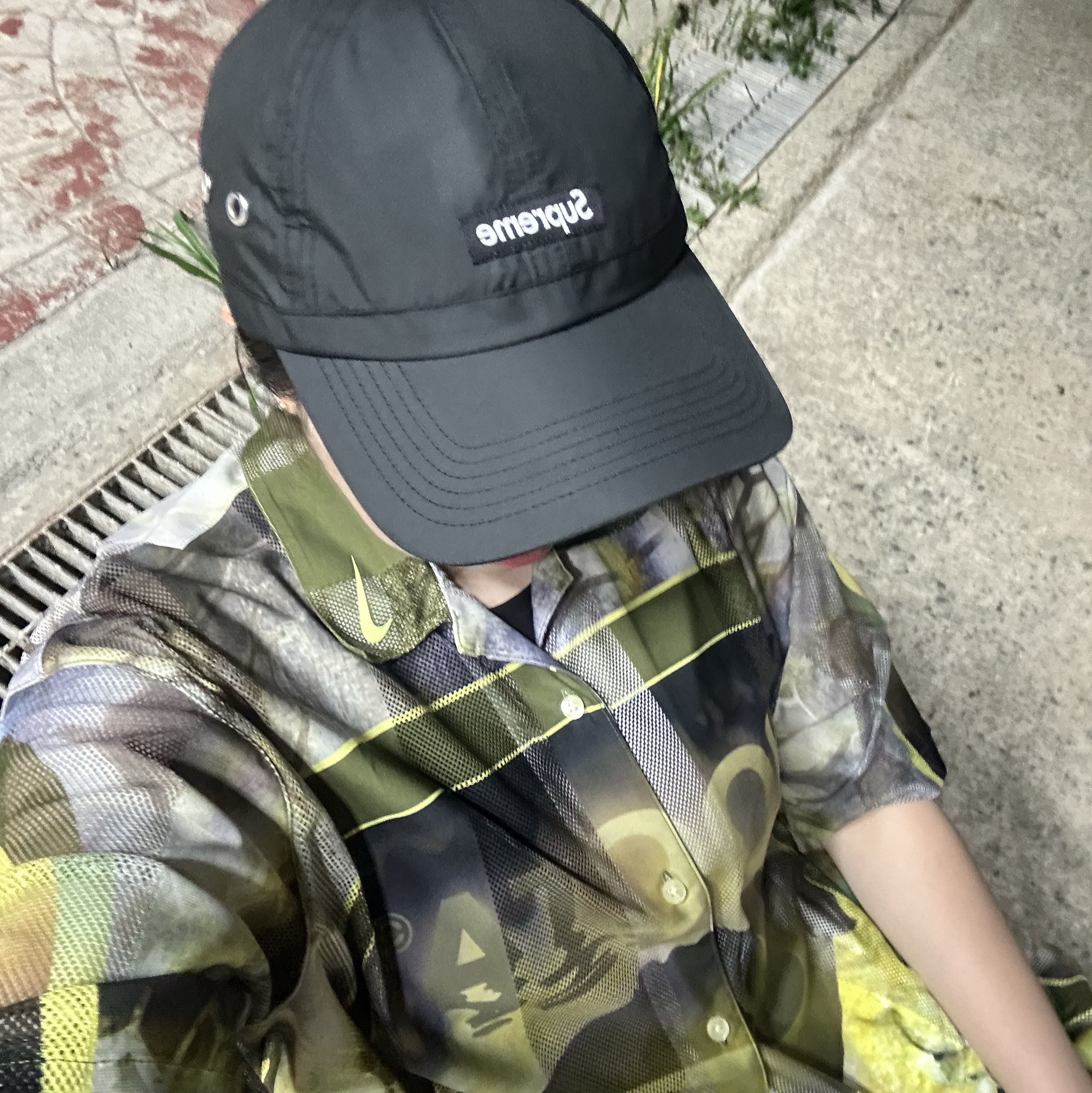 Stussy New Era 9twenty Basic Trucker Black, Nike x Drake Nocta Opal Tito Neeks Button Down Short Sleeve Top Pilgrim (FV1939-378) 착용 스타일 - 2
