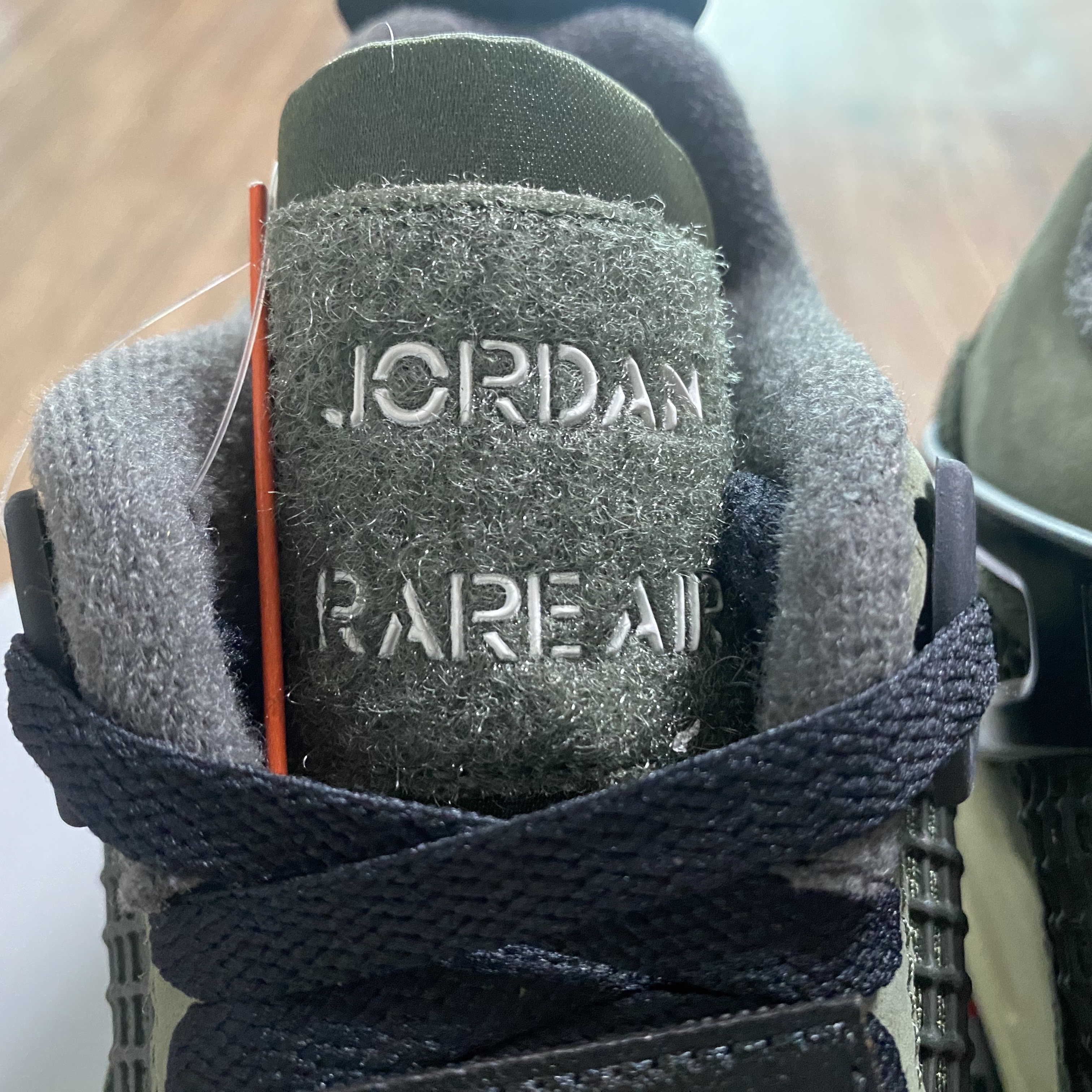 Jordan 4 x Undefeated Retro OG SP Deep Green and Clementine 착용 스타일 - 9
