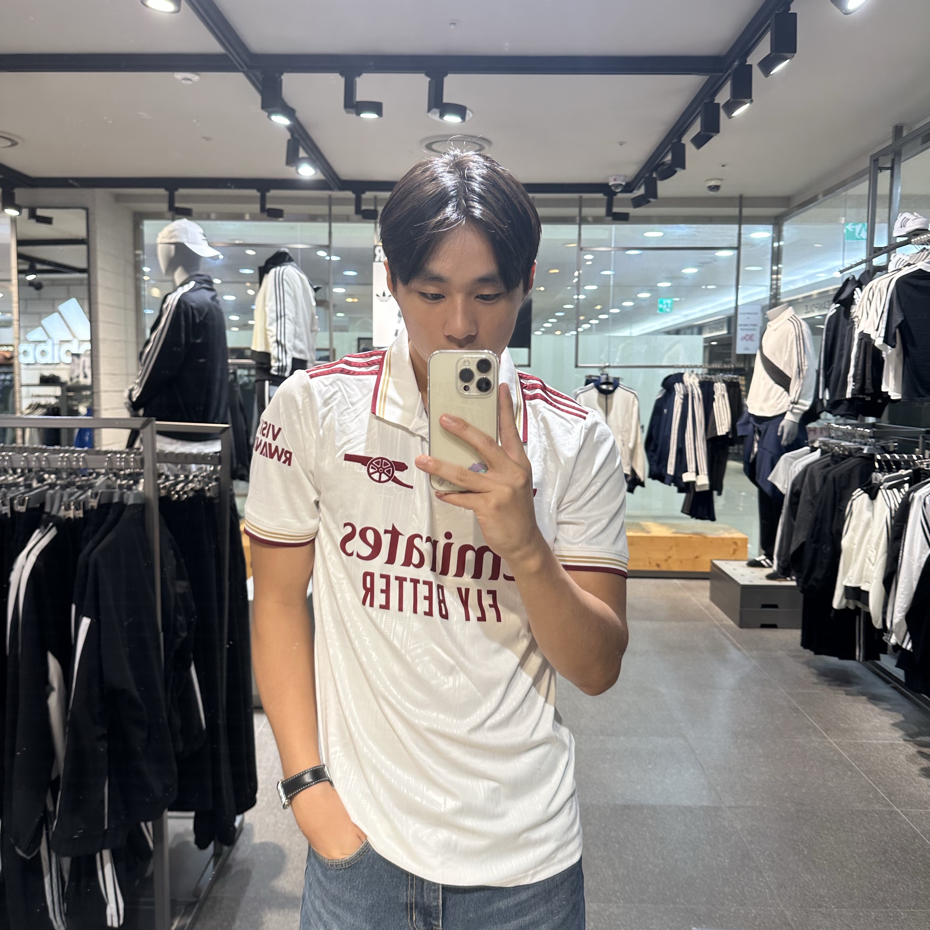 Adidas Arsenal 2025/26 3rd Jersey Cloud White Team Coll Burgundy 2 - KR Sizing (Non Marking Ver.) 착용 스타일 - 2