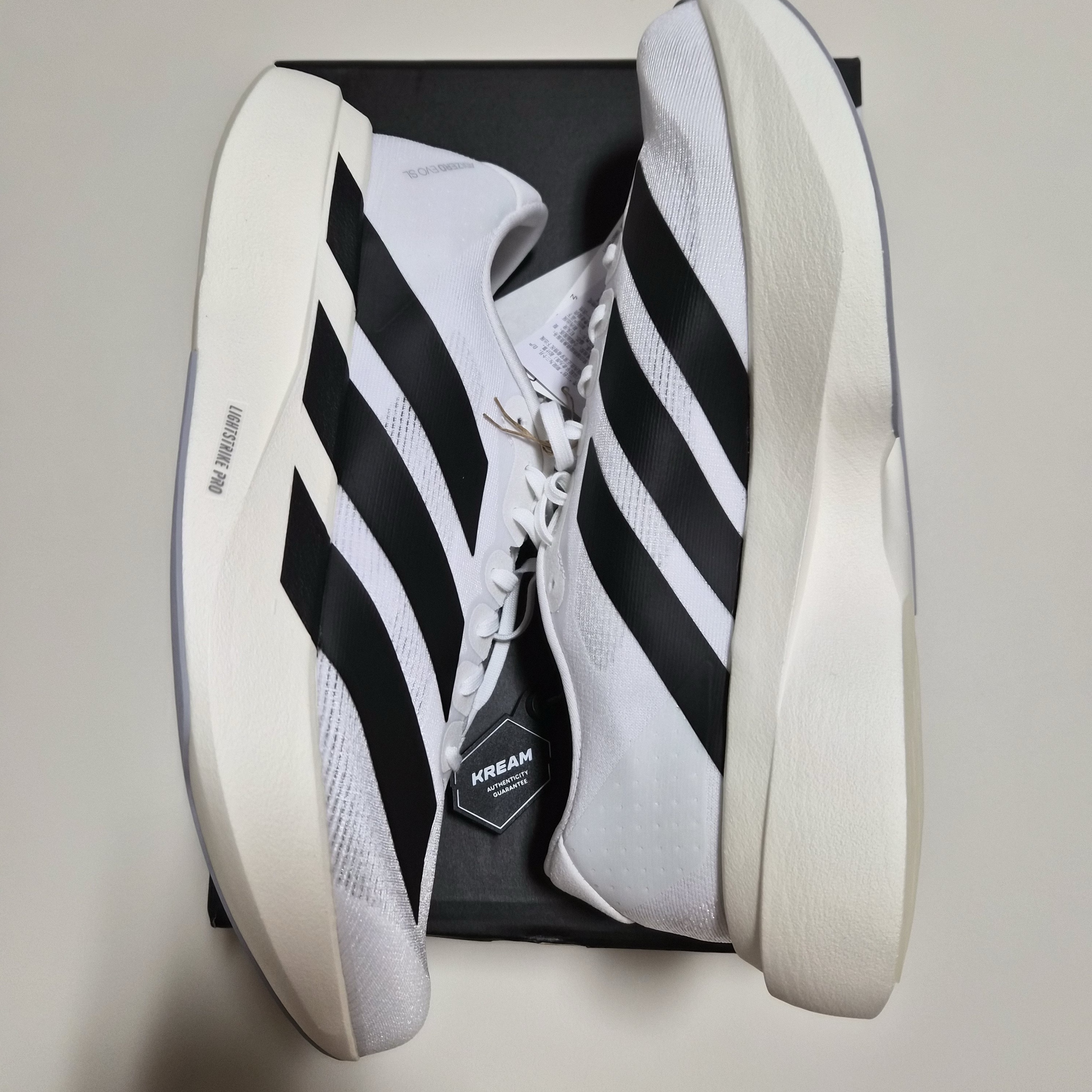 Adidas Adizero EVO SL Cloud White Core Black 착용 스타일 - 3