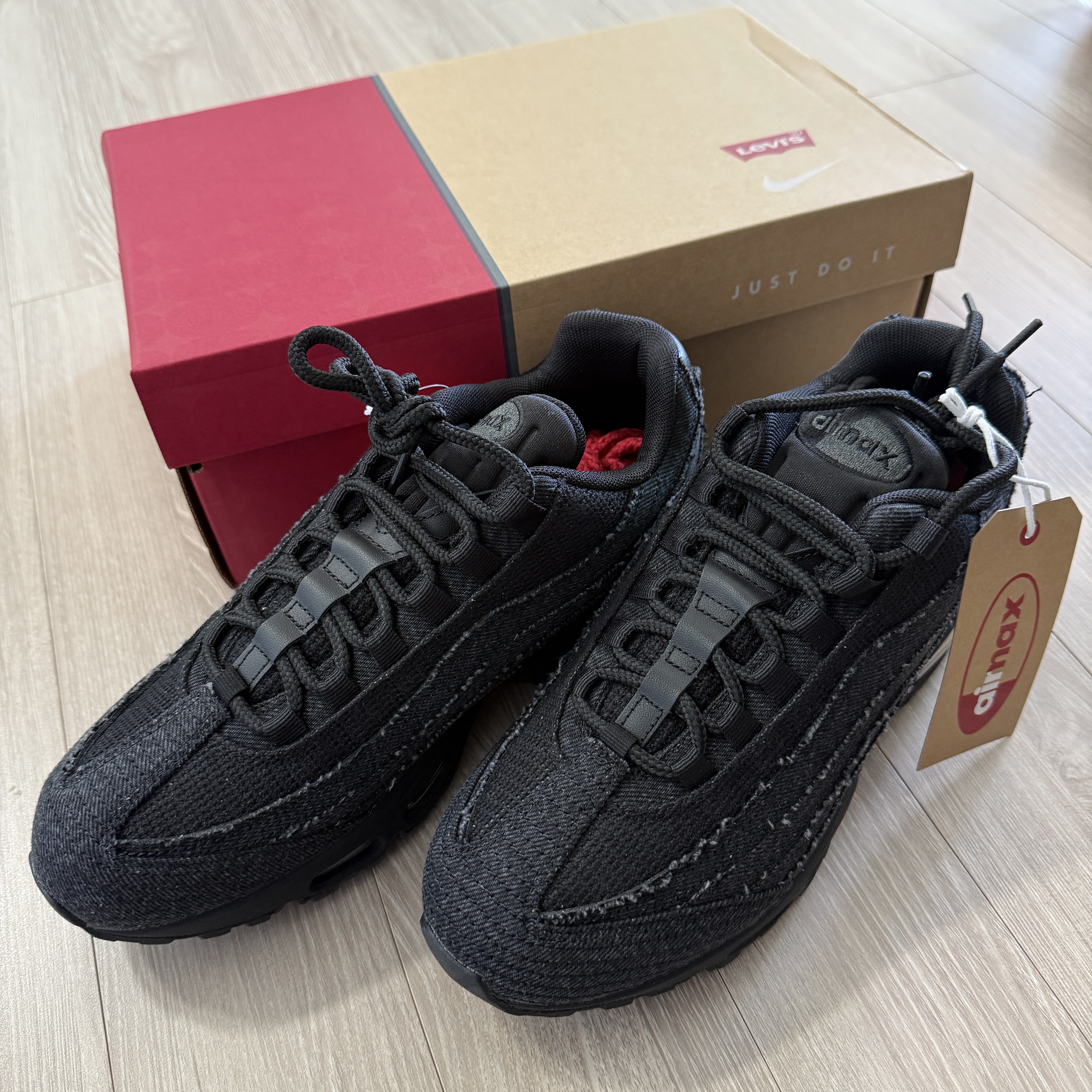 Nike x Levi's Air Max 95 Black 착용 스타일