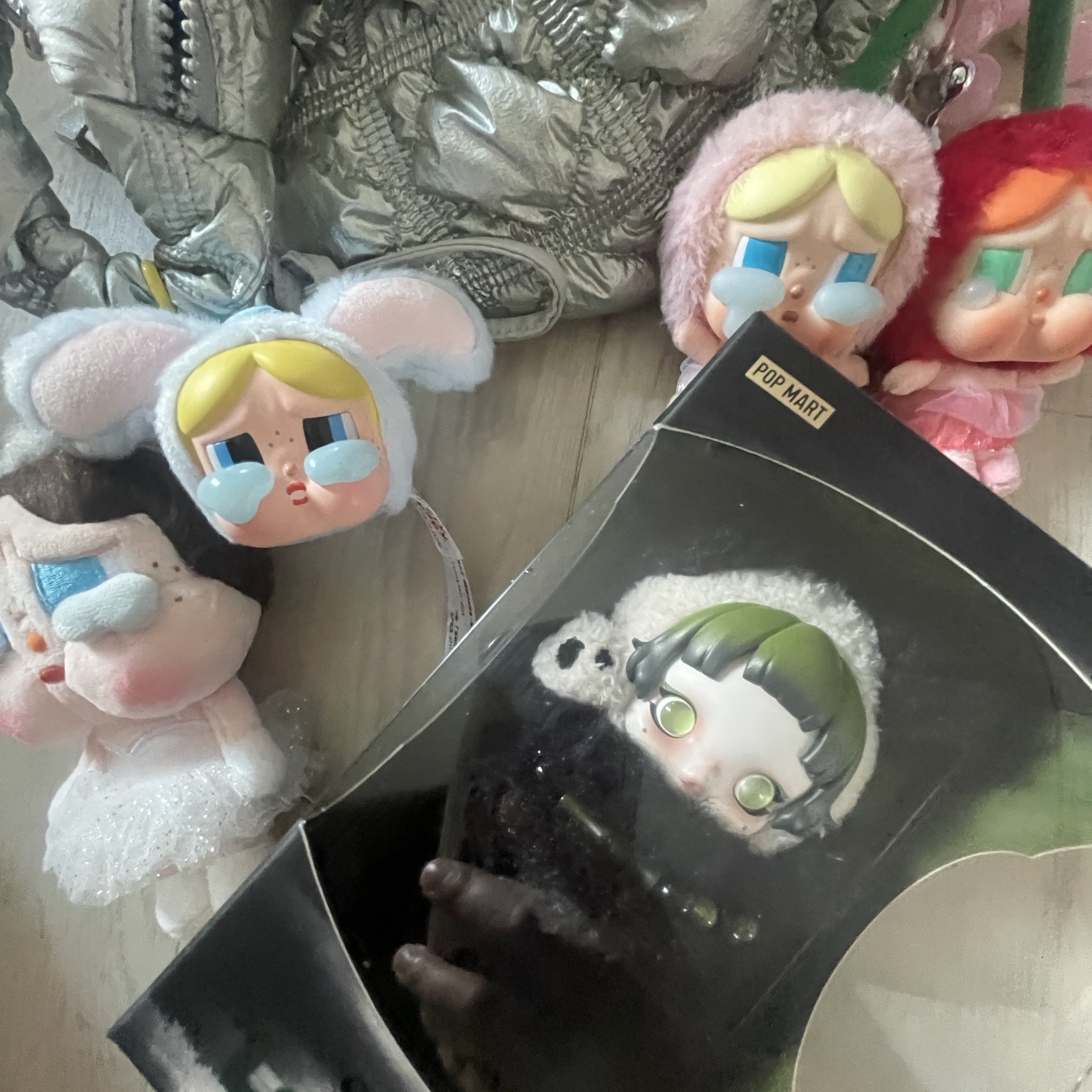 Pop Mart Crybaby Crying For Love Series Vinyl Plush, Pop Mart Crybaby Shiny Shiny Series Plush Pedant Blister Pack 착용 스타일 - 1