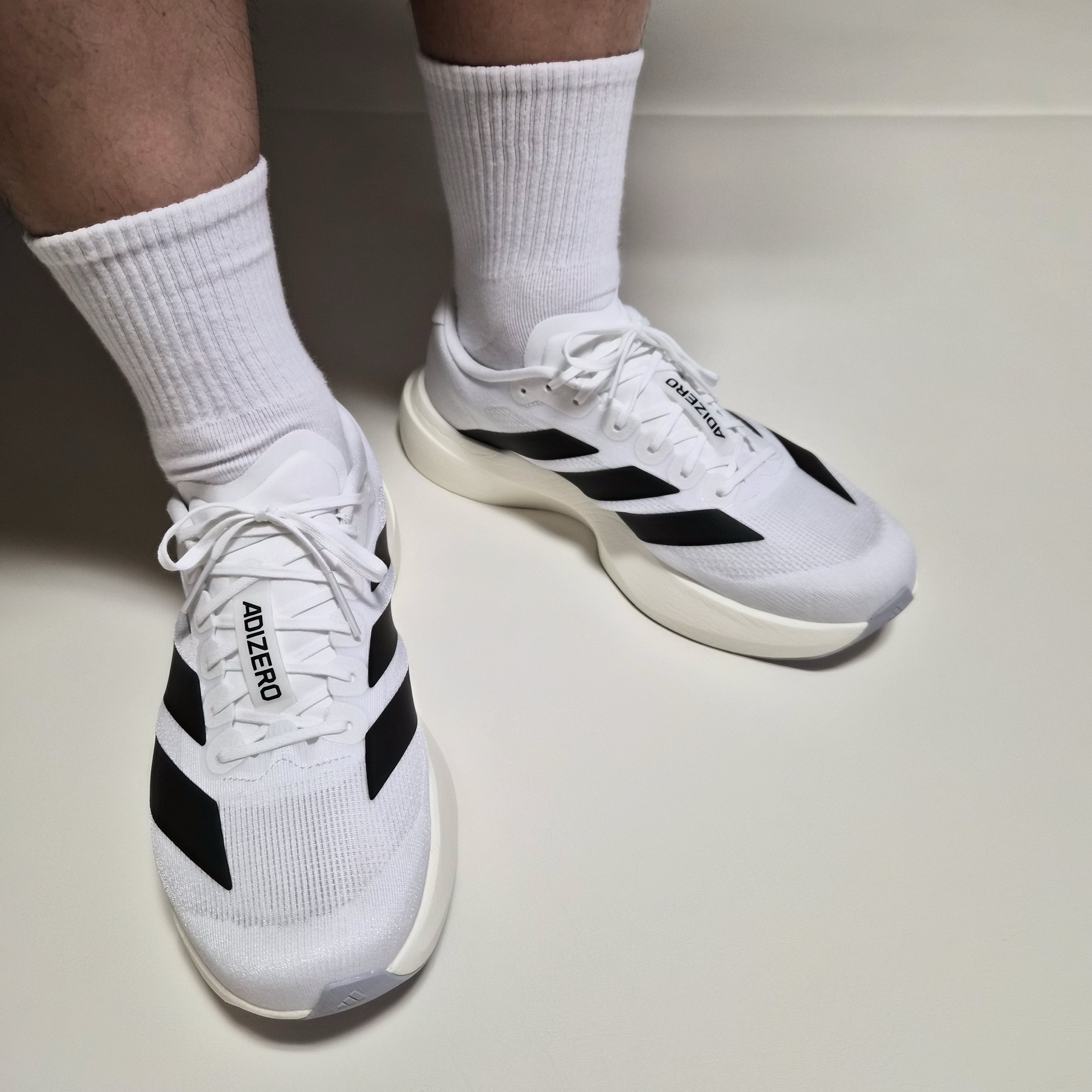 Adidas Adizero EVO SL Cloud White Core Black 착용 스타일 - 1