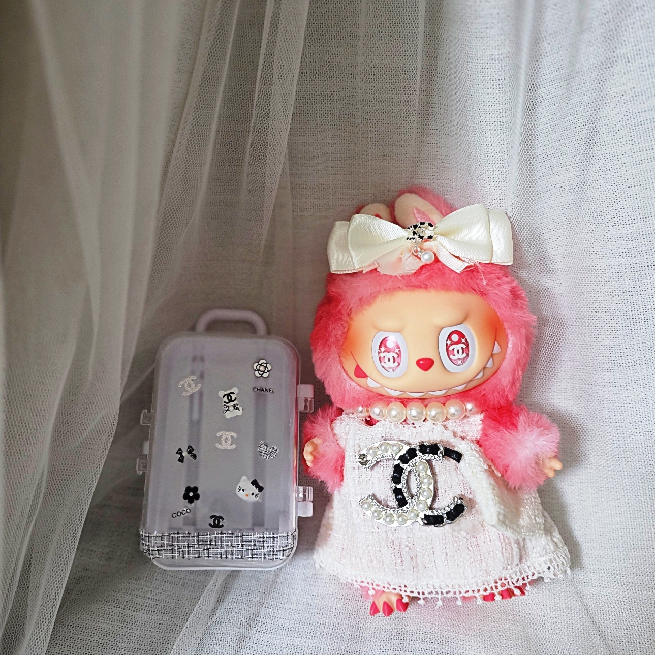Pop Mart Labubu The Monsters Highlight Series Love Keyring (Opened Case) 착용 스타일