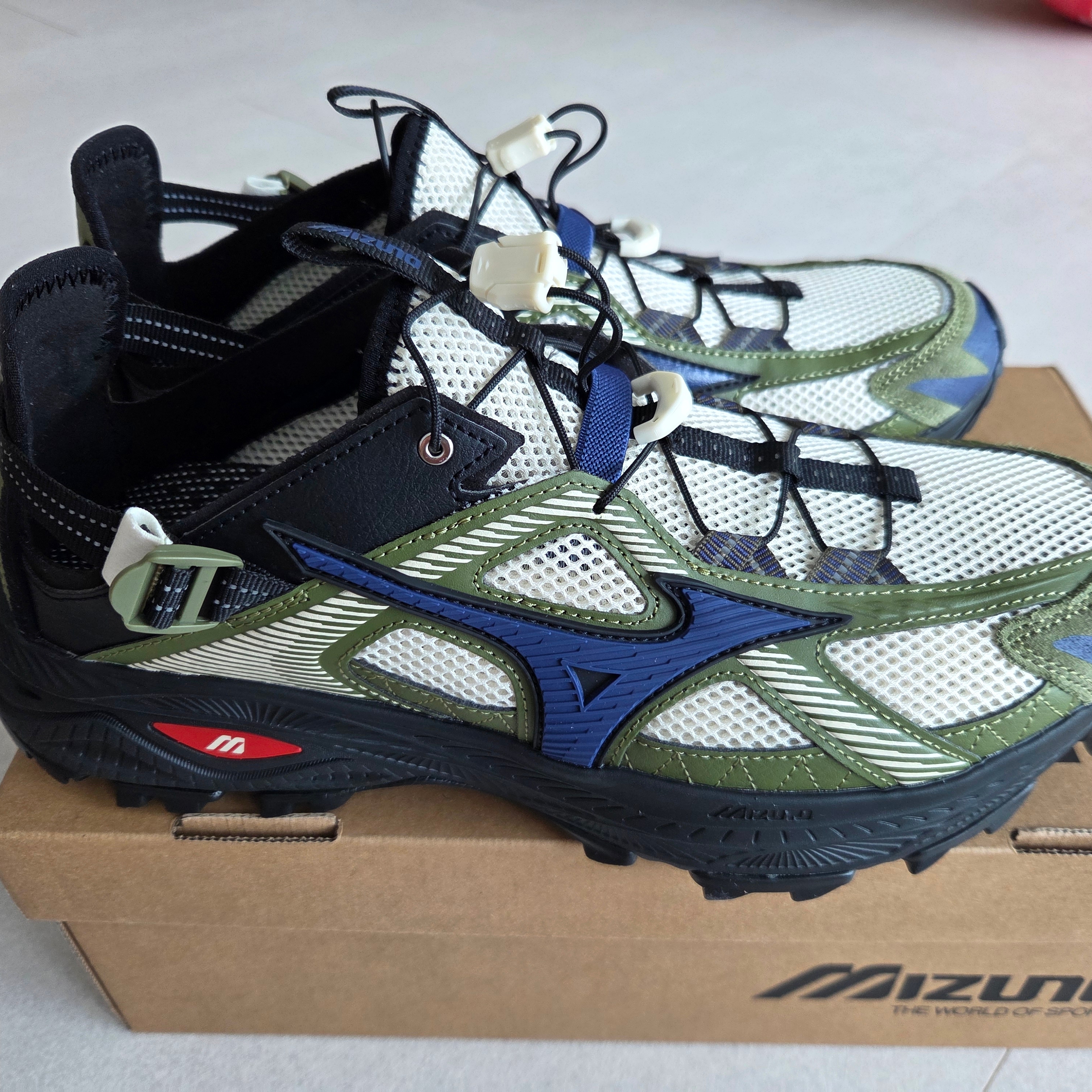 Mizuno Racer Trail SE Khaki 착용 스타일 - 2