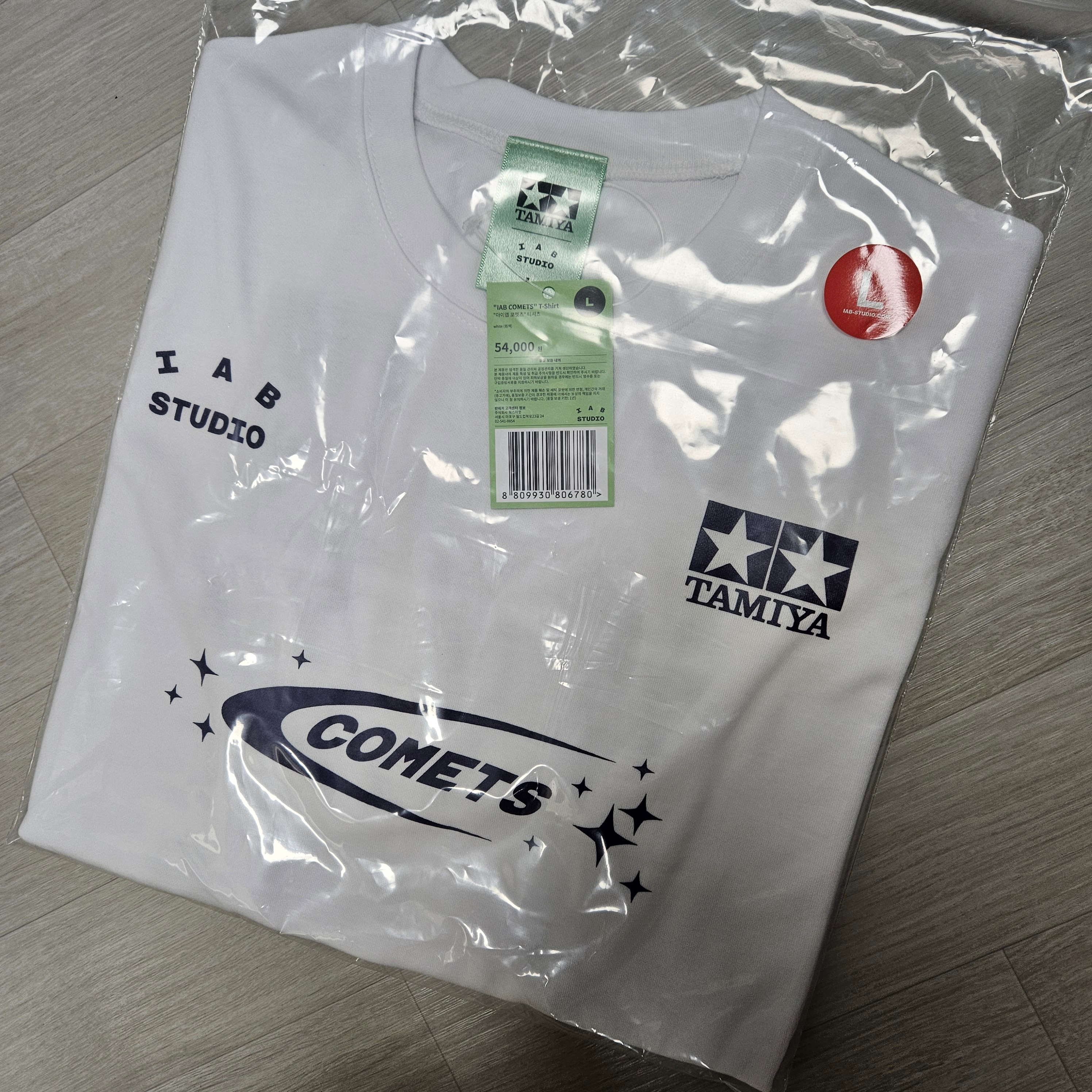 IAB Studio x Tamiya IAB Comets T-Shirt White 착용 스타일 - 3