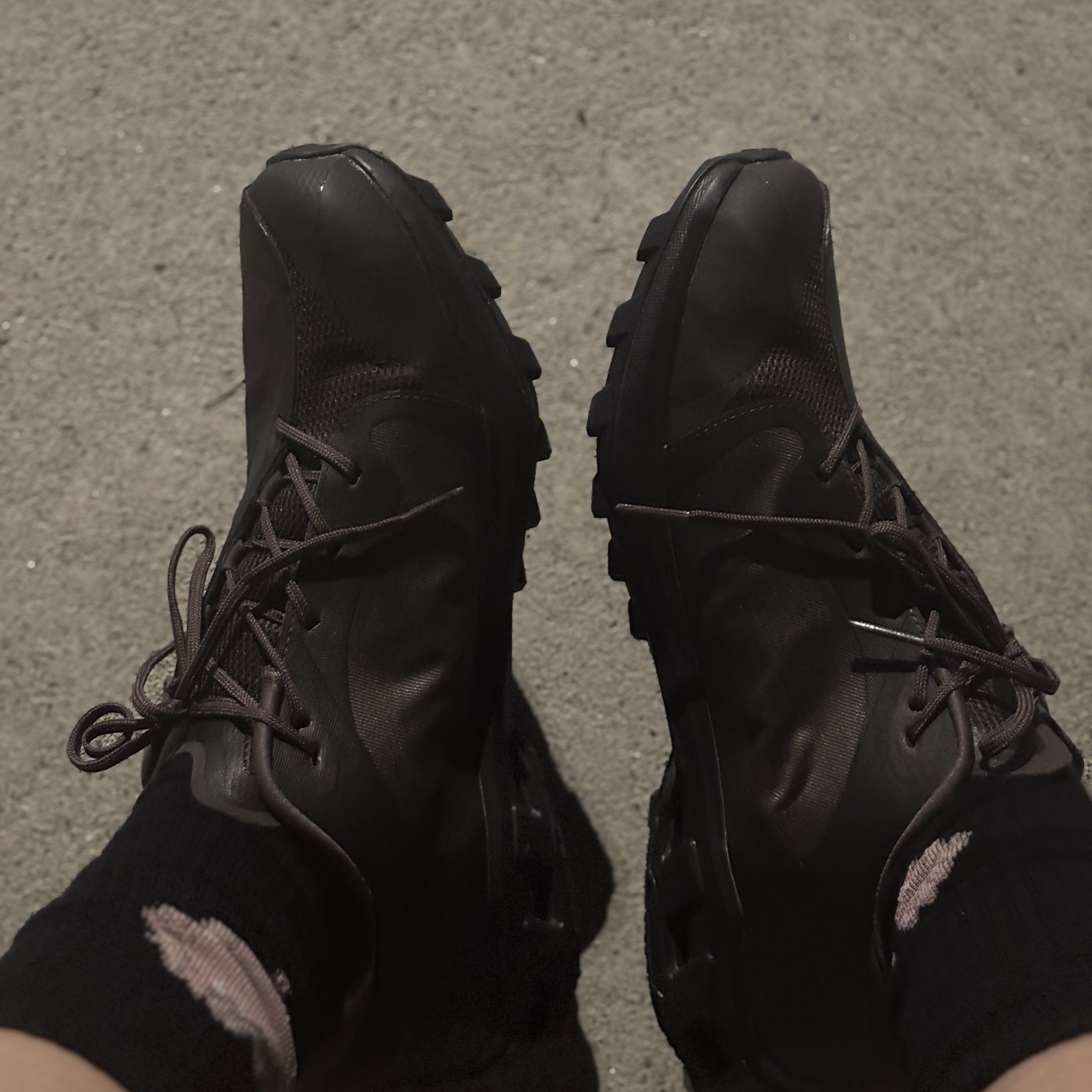 (W) On Running x Post Archive Faction (Paf) Cloudventure Peak Cacao Espresso 착용 스타일