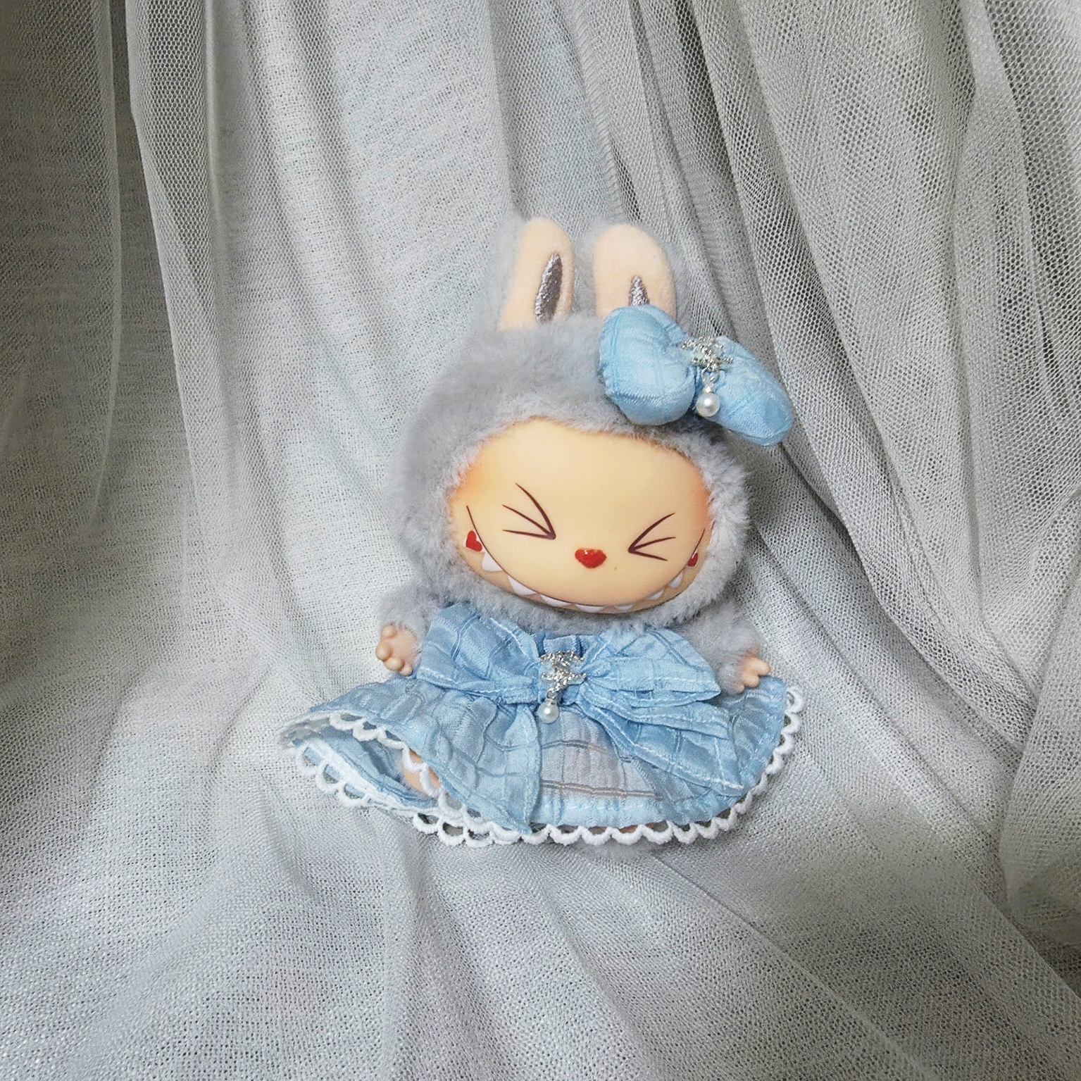 Pop Mart Labubu Let's Play Together Doll Series Hehe Keyring (Opened Case) 착용 스타일