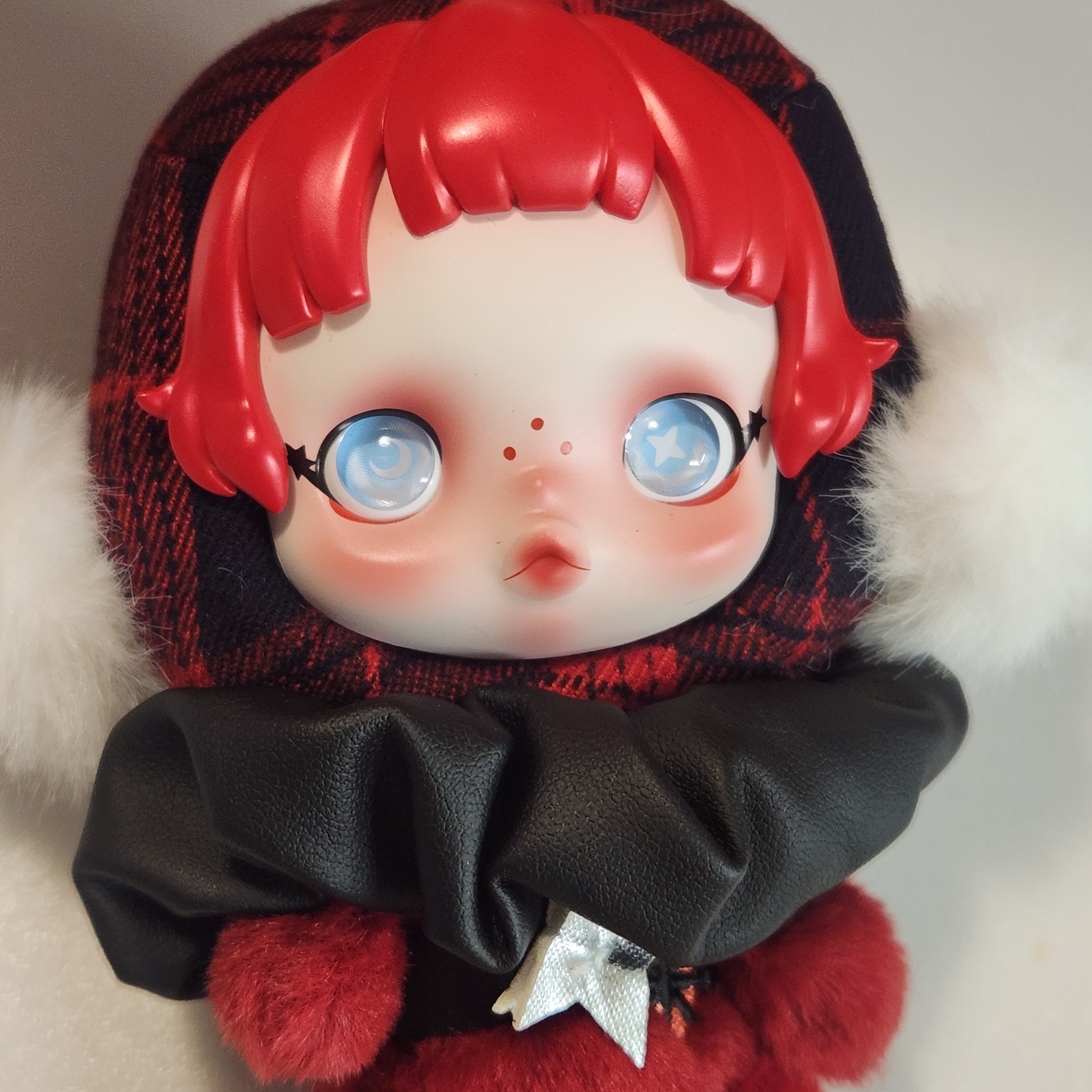 Pop Mart Skullpanda Winter Symphony Series Keyring Rock On (Opened Case) 착용 스타일 - 2