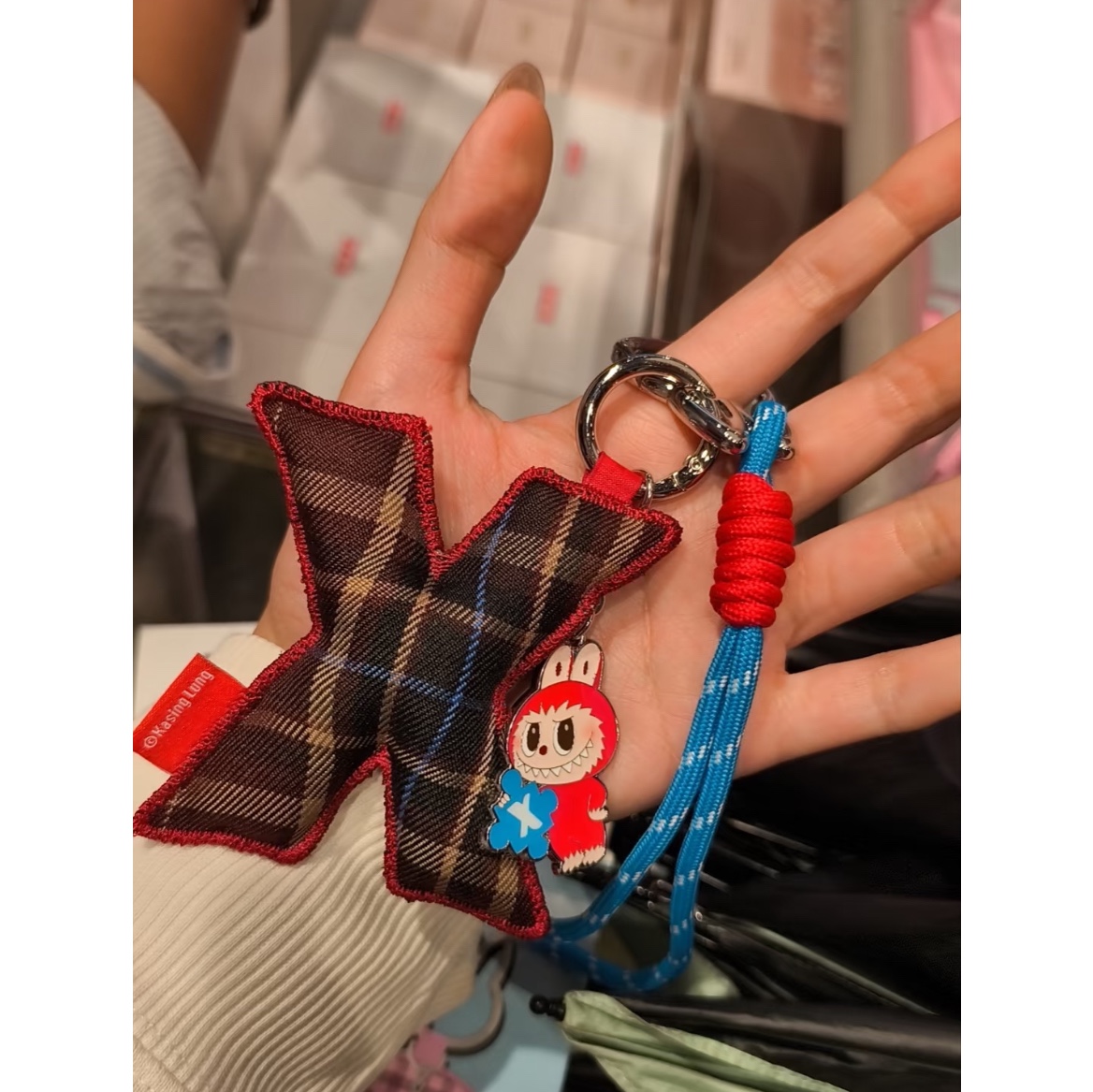 Pop Mart Labubu The Monsters Pin For Love Series - Letter Pendant (N-Z) X (Opened Case) 착용 스타일