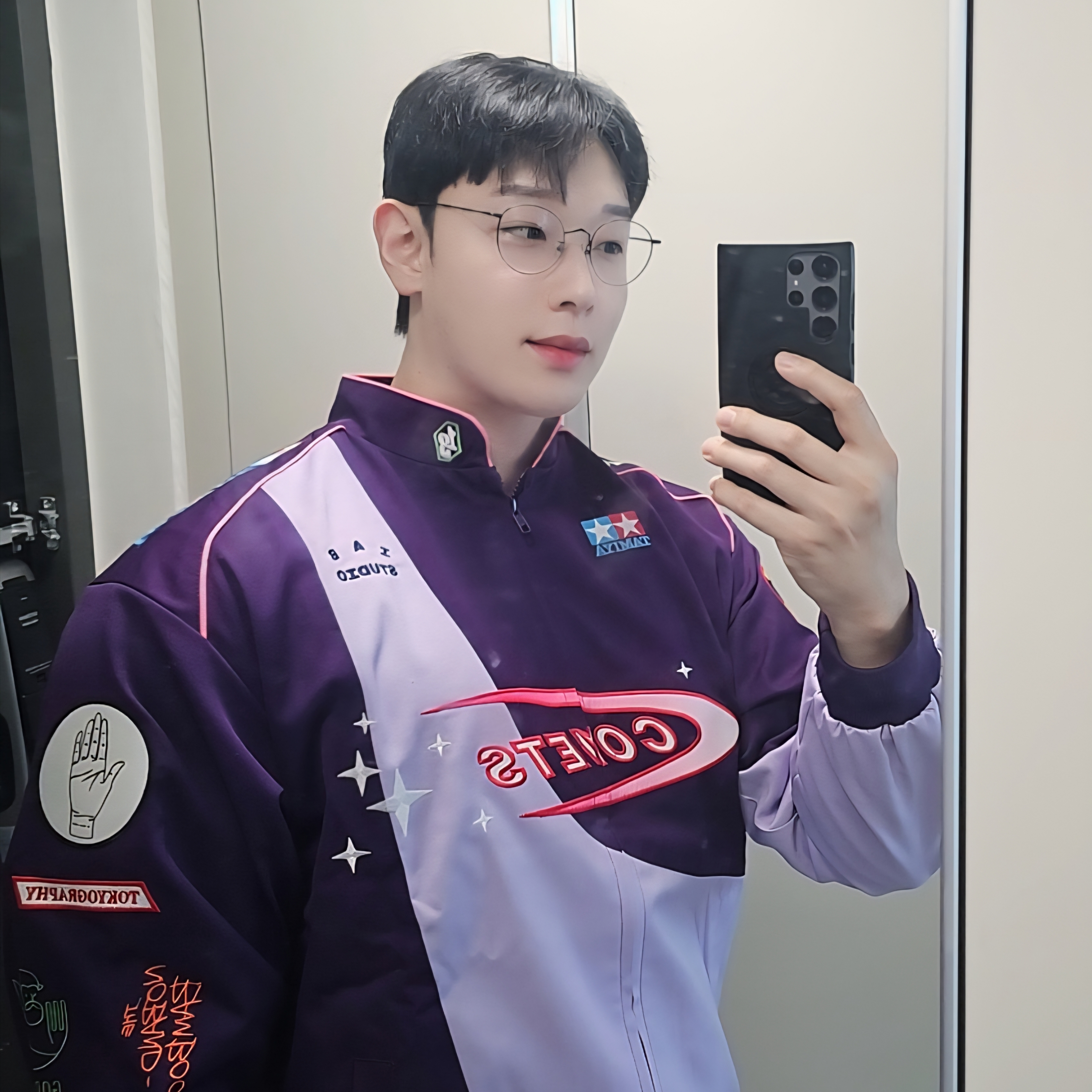 IAB Studio x Tamiya IAB Comets Racing Jacket Purple 착용 스타일 - 1