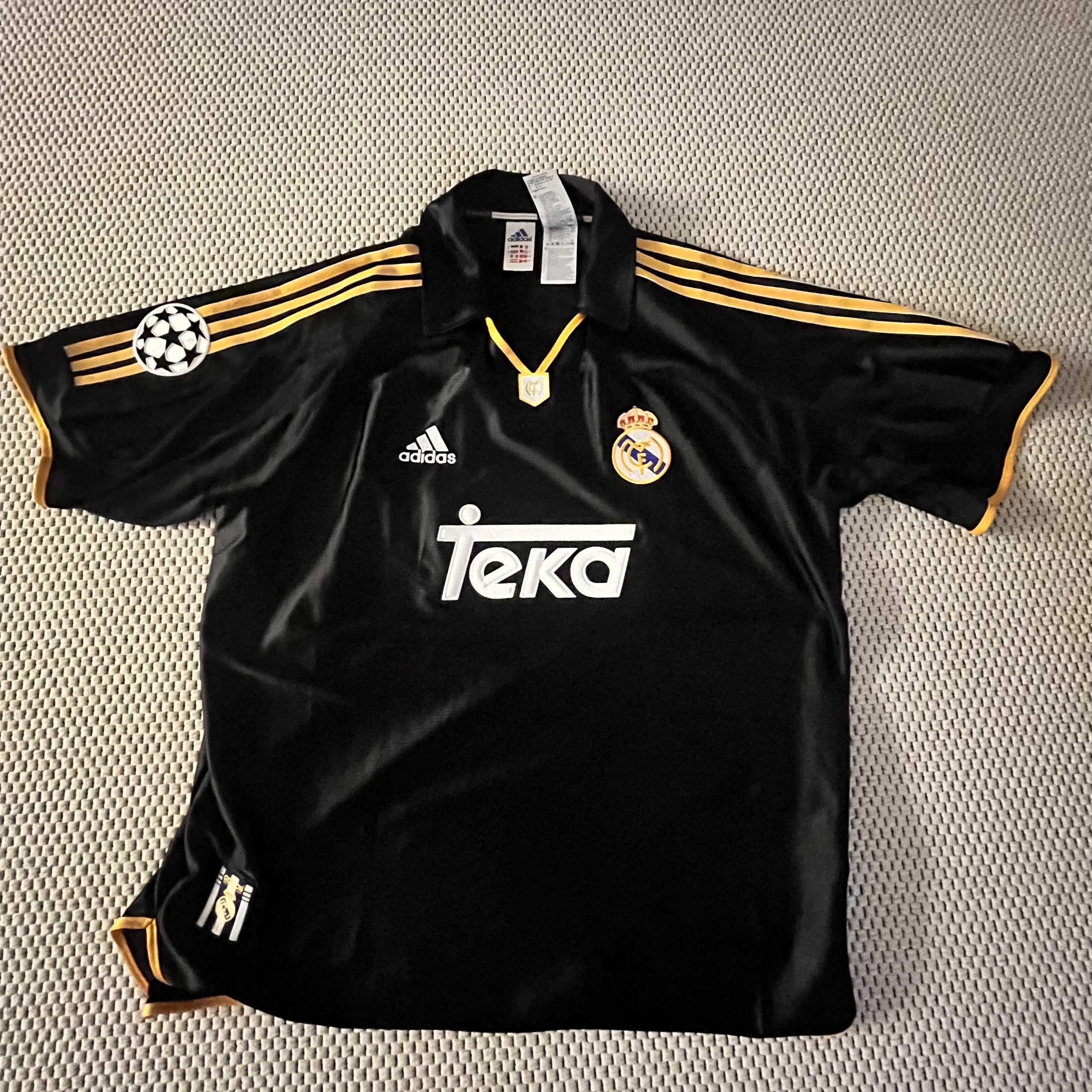 Adidas Real Madrid 99/00 Away Jersey Black - KR Sizing (Non Marking Ver.) 착용 스타일 - 1