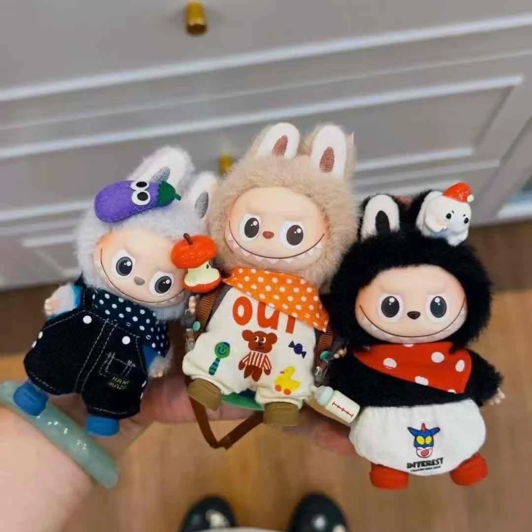 Pop Mart Labubu The Monsters Pin For Love Series Vinyl Plush Pendant Sealed Case (A-M) (14 Blind Boxes), Pop Mart Labubu The Monsters Pin For Love Series Vinyl Plush Pendant Sealed Case (N-Z) (14 Blind Boxes) 착용 스타일