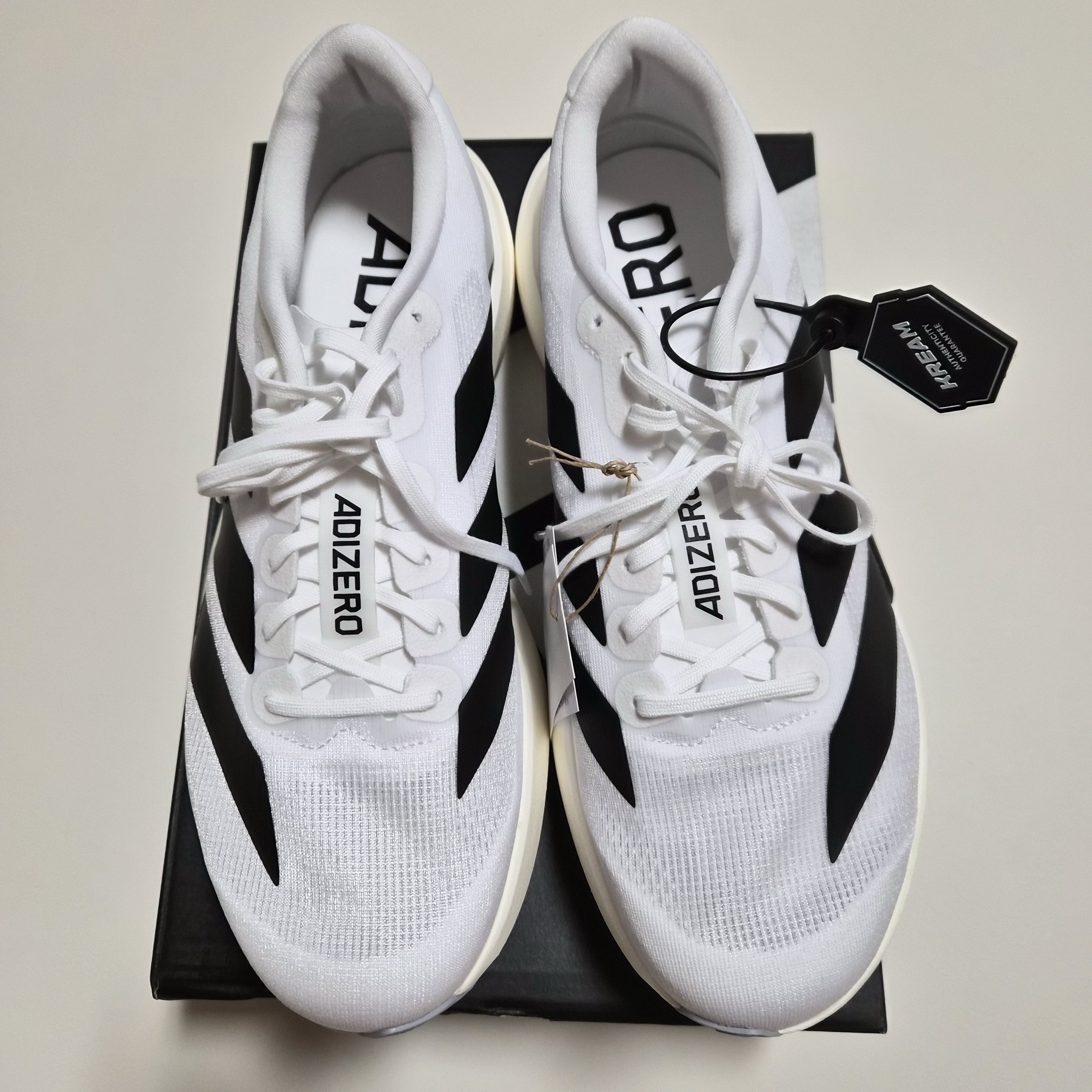 Adidas Adizero EVO SL Cloud White Core Black 착용 스타일 - 2