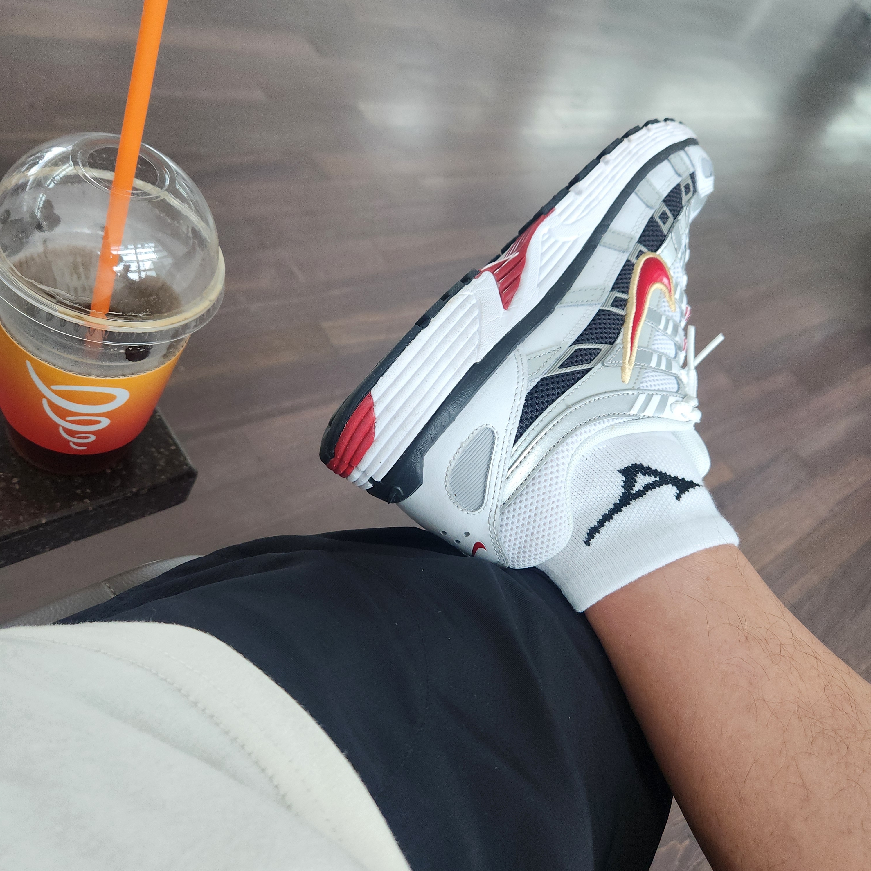 Nike Dunk Low Retro Black, Uniqlo Multi Pocket Shoulder Bag Black 착용 스타일 - 2