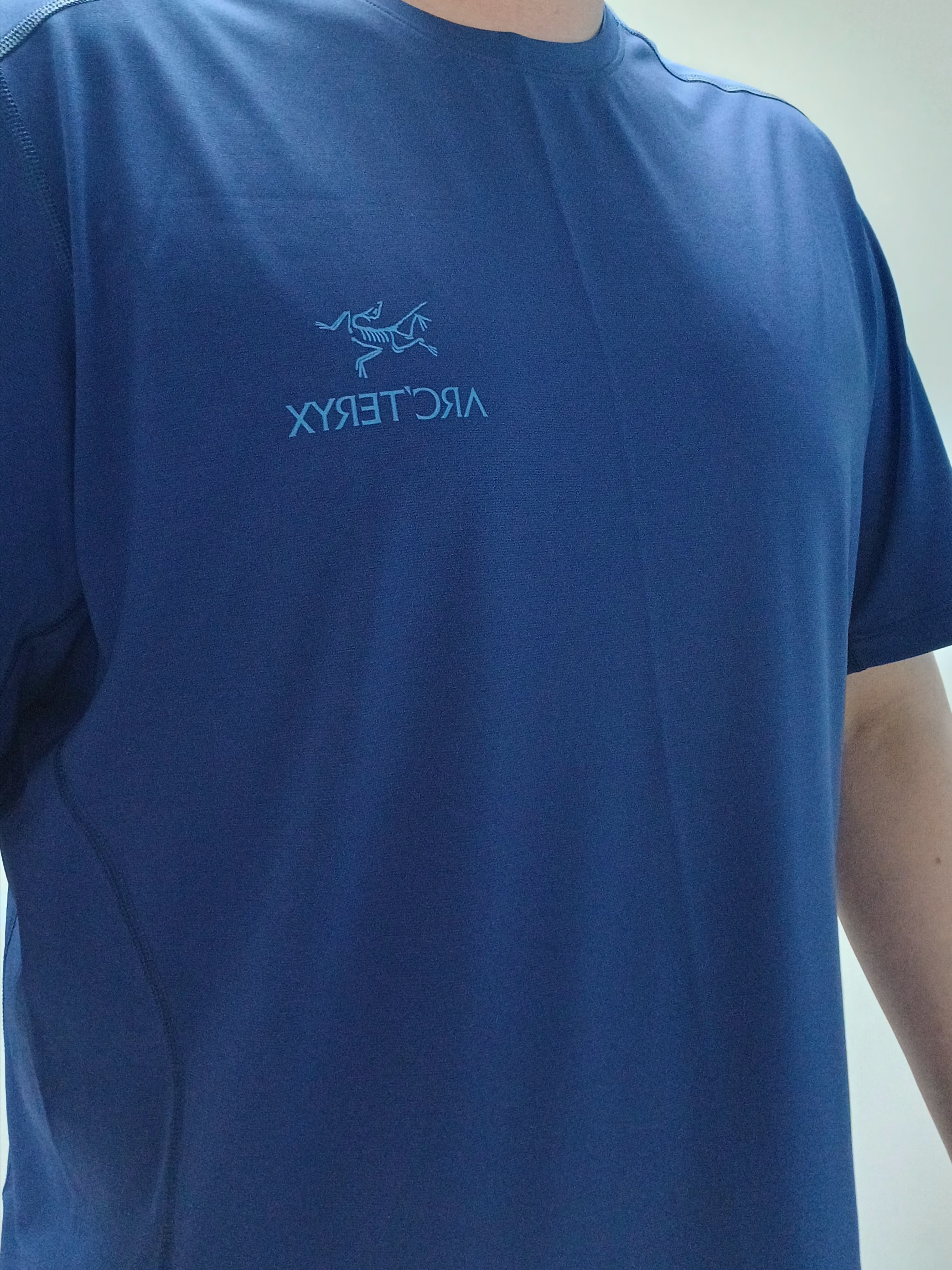 Arc'teryx Motus Arcword Crew SS T-Shirt Soulsonic Heather, Arc'teryx Norvan Shorts 7 Inch Black 착용 스타일 - 7
