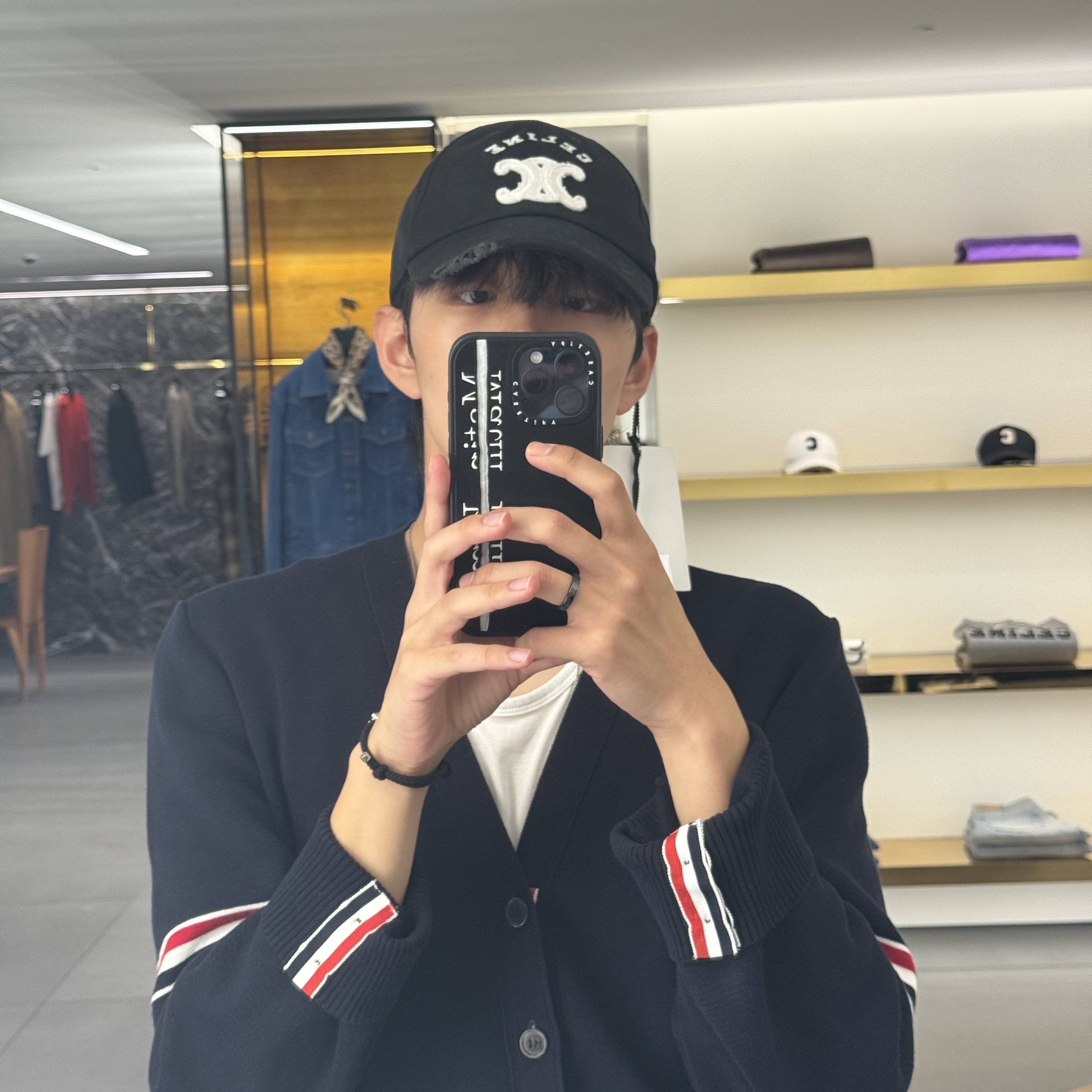 Celine Loose Zipped Hooded Sweatshirt in Cotton Fleece with Celine Print Black, (W) Celine Triomphe XL 01 Sunglasses in Acetate Black 착용 스타일 - 2