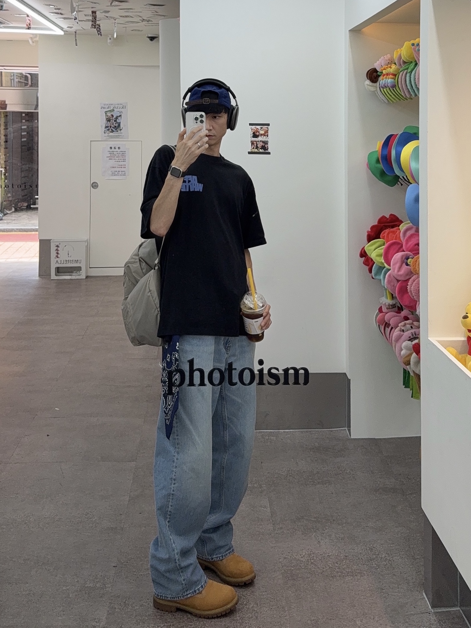 Timberland Premium 6 inch Waterproof Boot Wheat Nubuck - Medium, Uniqlo x JW Anderson Straight Jean Blue - KR 착용 스타일 - 1