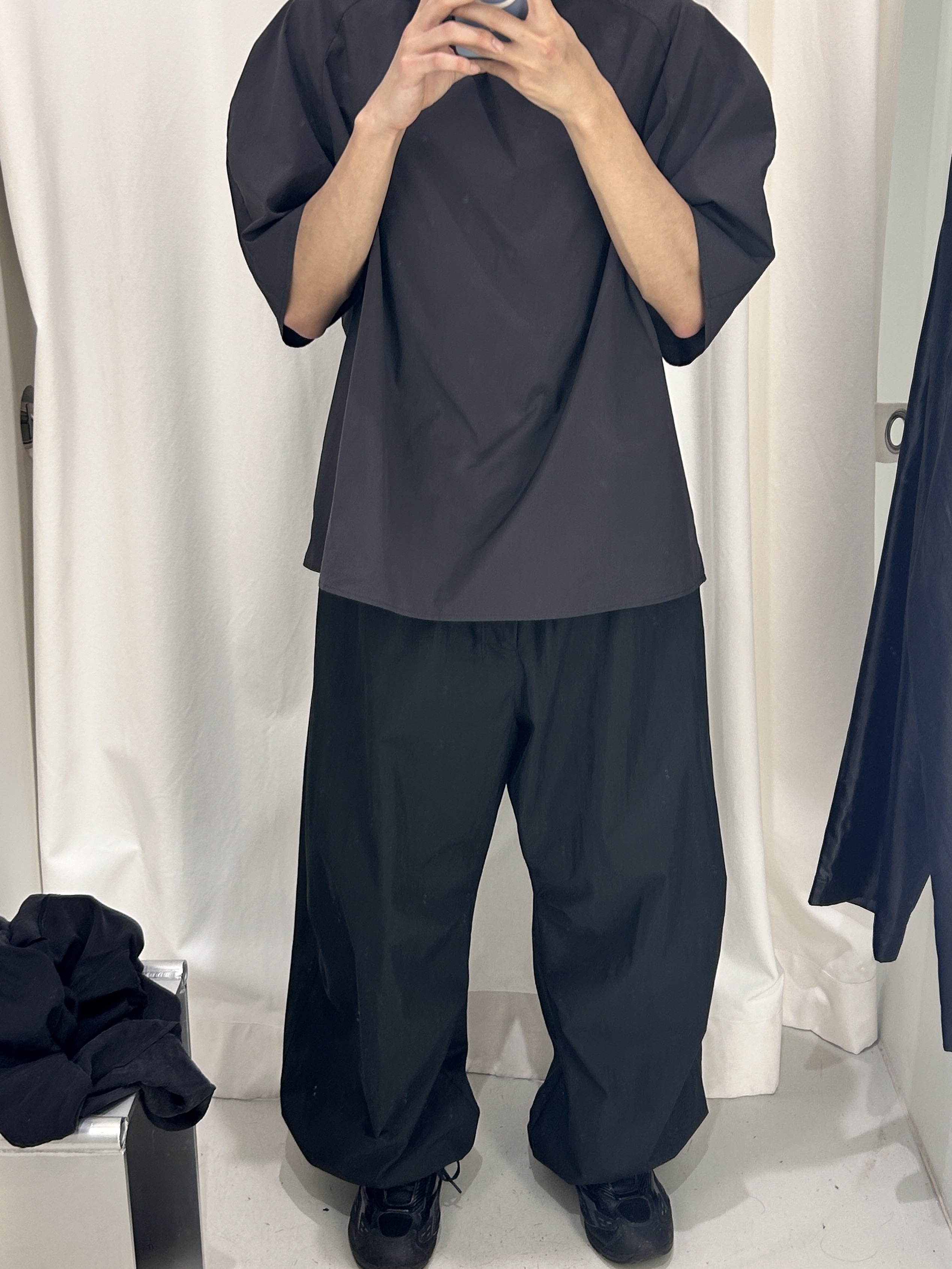 Amomento Drawstring Denim Pants Black, Adidas x Raf Simons New Runner Black 착용 스타일 - 4