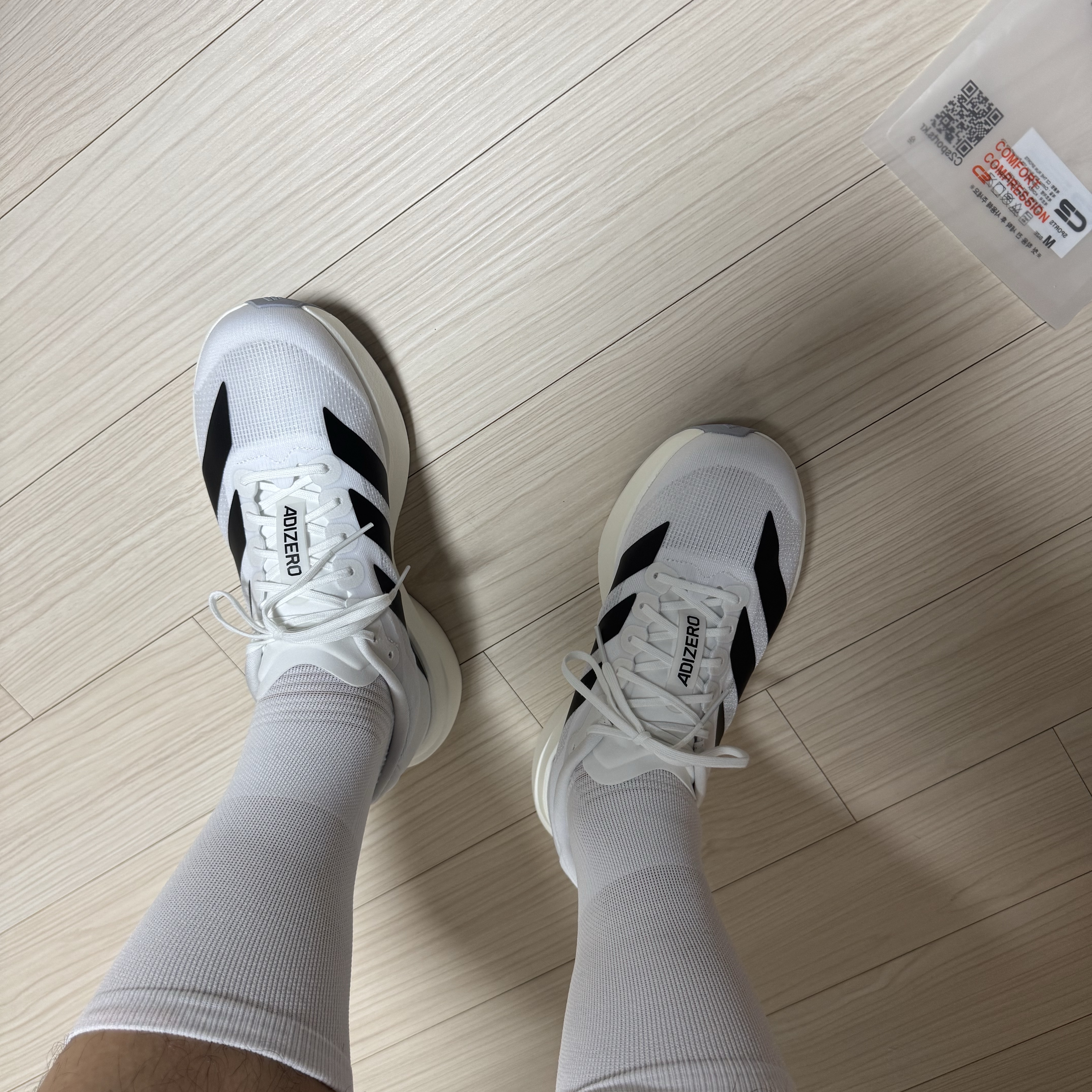 Adidas Adizero EVO SL Cloud White Core Black 착용 스타일 - 2