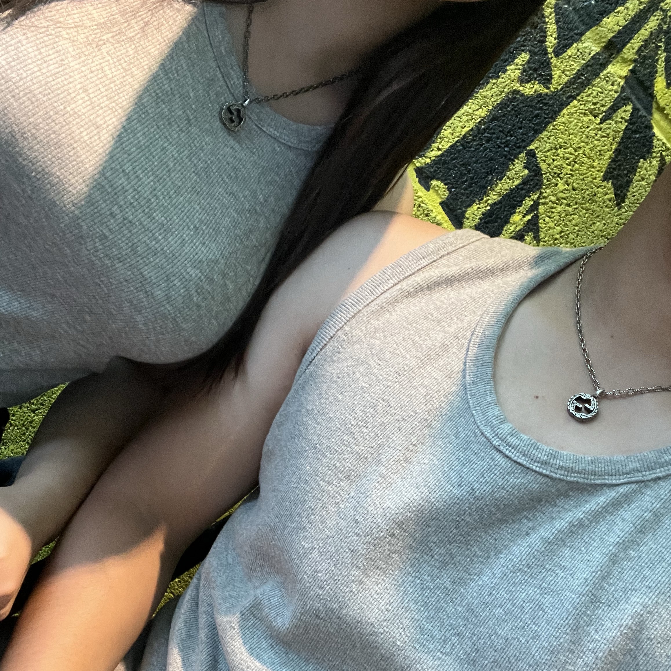 Gucci Interlocking G Pendant Necklace Silver 착용 스타일