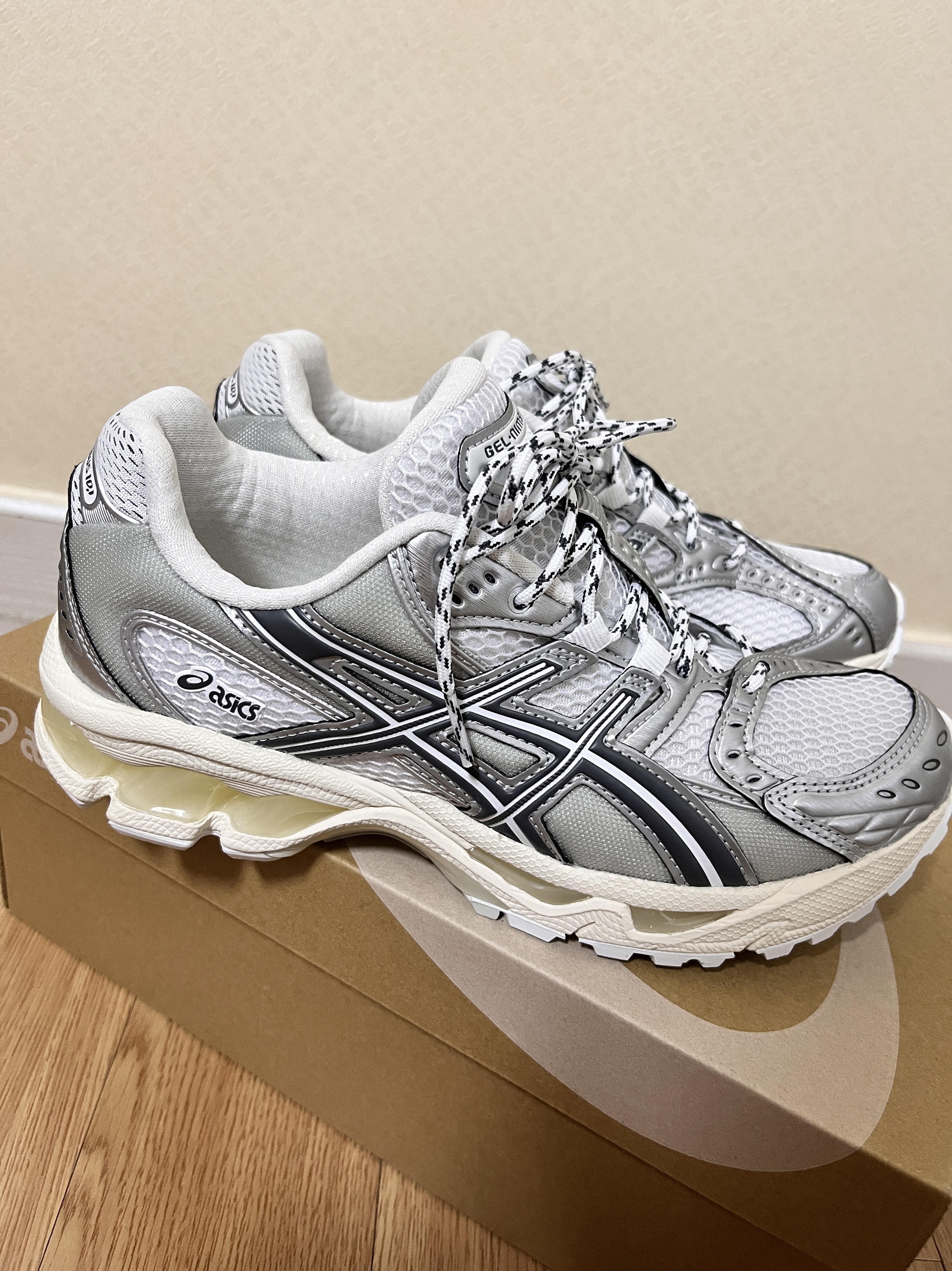 Asics Gel-Nimbus 10.1 White Glacier Grey - Korea Exclusive 착용 스타일 - 1