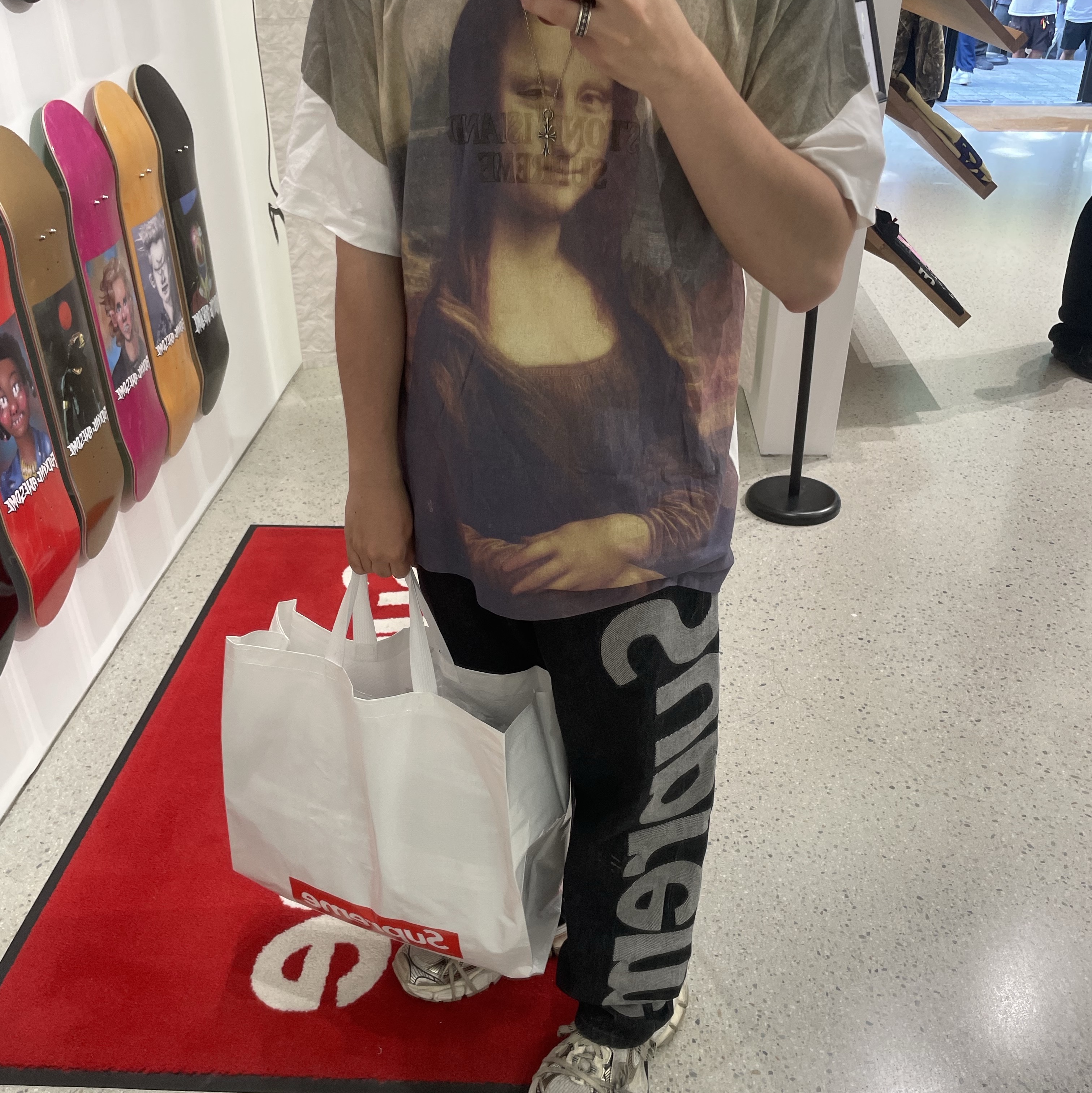 Supreme x Stone Island S/S Top Mona Lisa - 22SS, Supreme Inset Logo Jean Black - 22SS 착용 스타일
