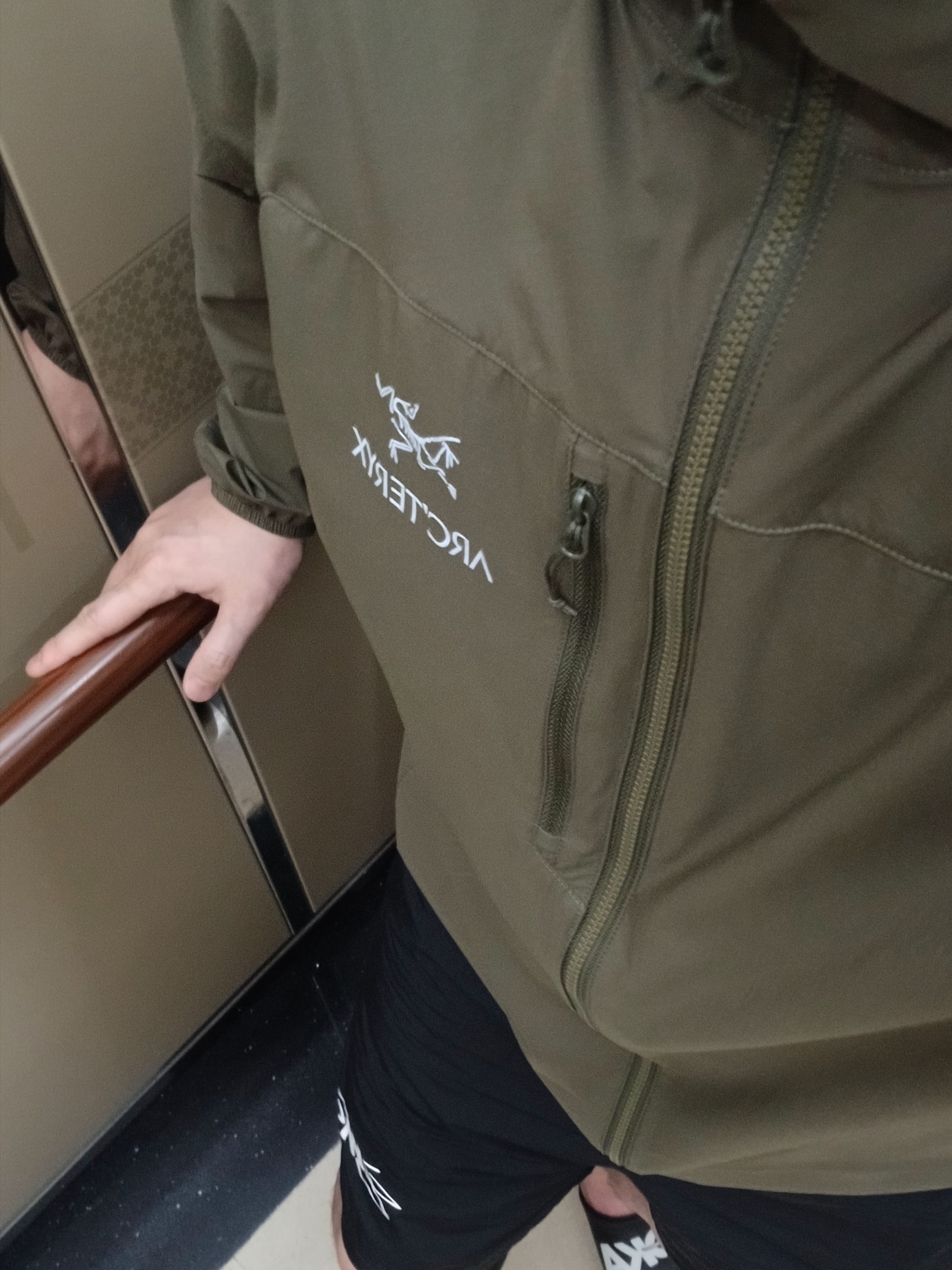 Arc'teryx Squamish Hoody Black, Arc'teryx Kragg SL Cotton Bird Word SS T-Shirt Canvas ์ฐฉ์ฉ ์คํ์ผ - 2
