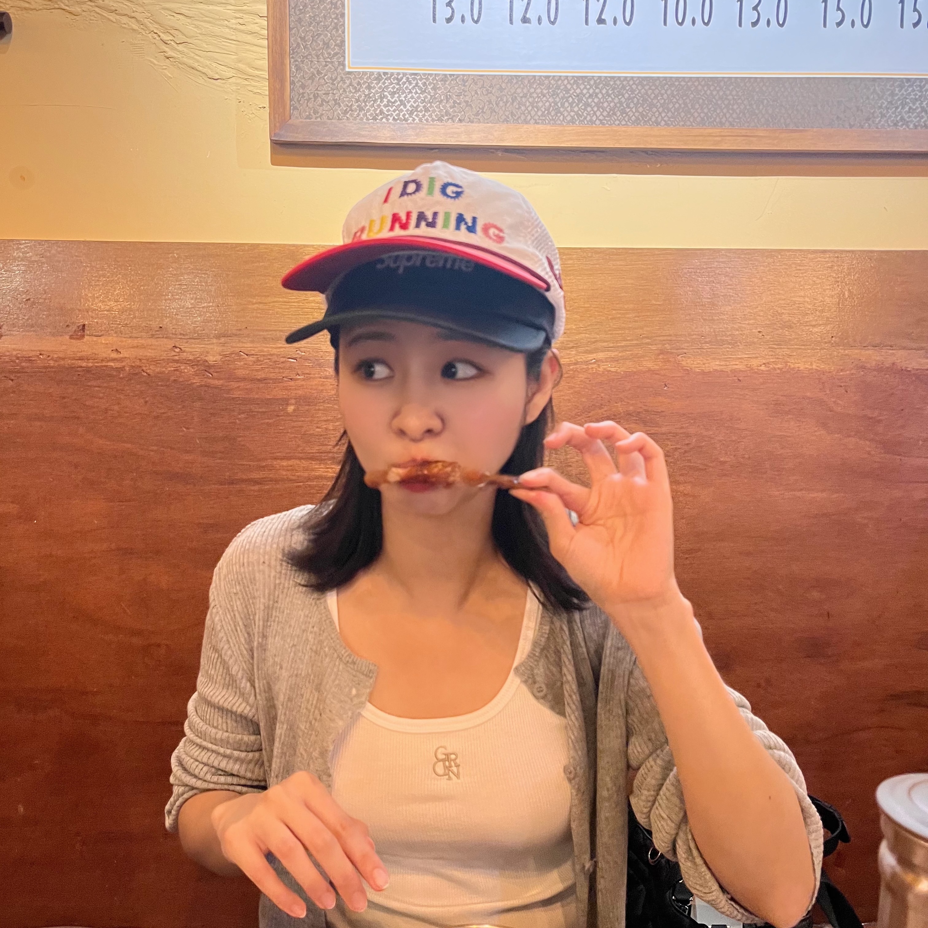 Alex Zono I Dig Running Rainbow Trucker Hat White Red, Supreme Washed Chino Twill Camp Cap Black - 24SS 착용 스타일