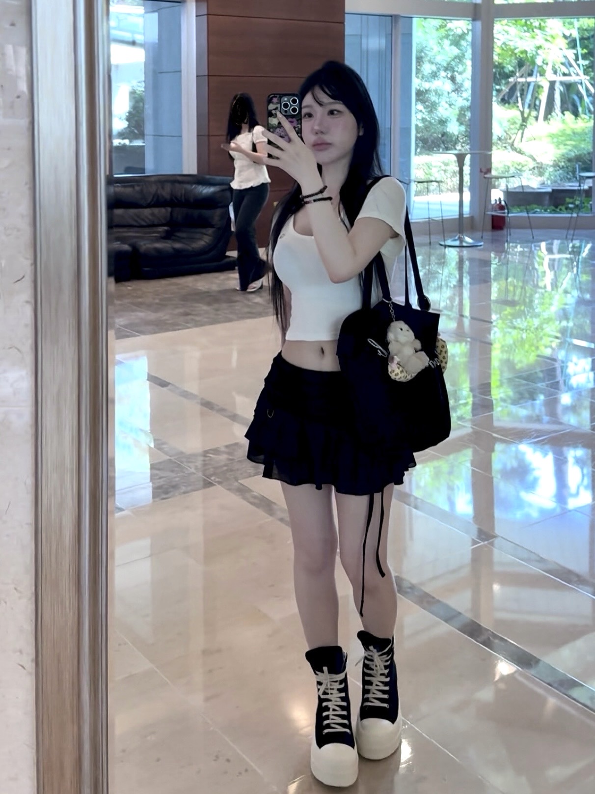 Rick Owens Mega Bumper Sneakers Black Milk 착용 스타일 - 2