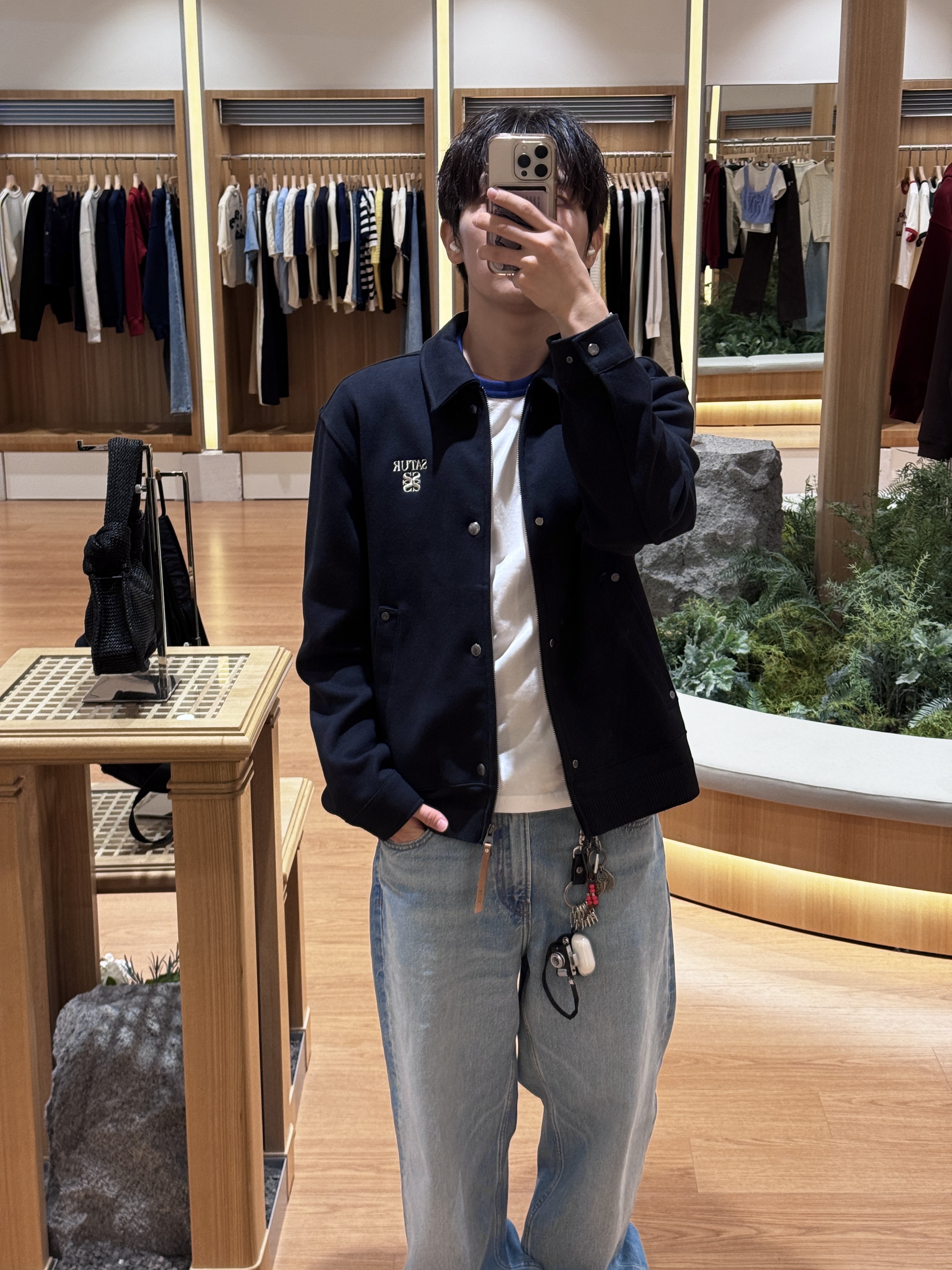 Uniqlo x JW Anderson Straight Jean Blue - KR, Millo Archive Utility Keyring Silver 착용 스타일 - 5
