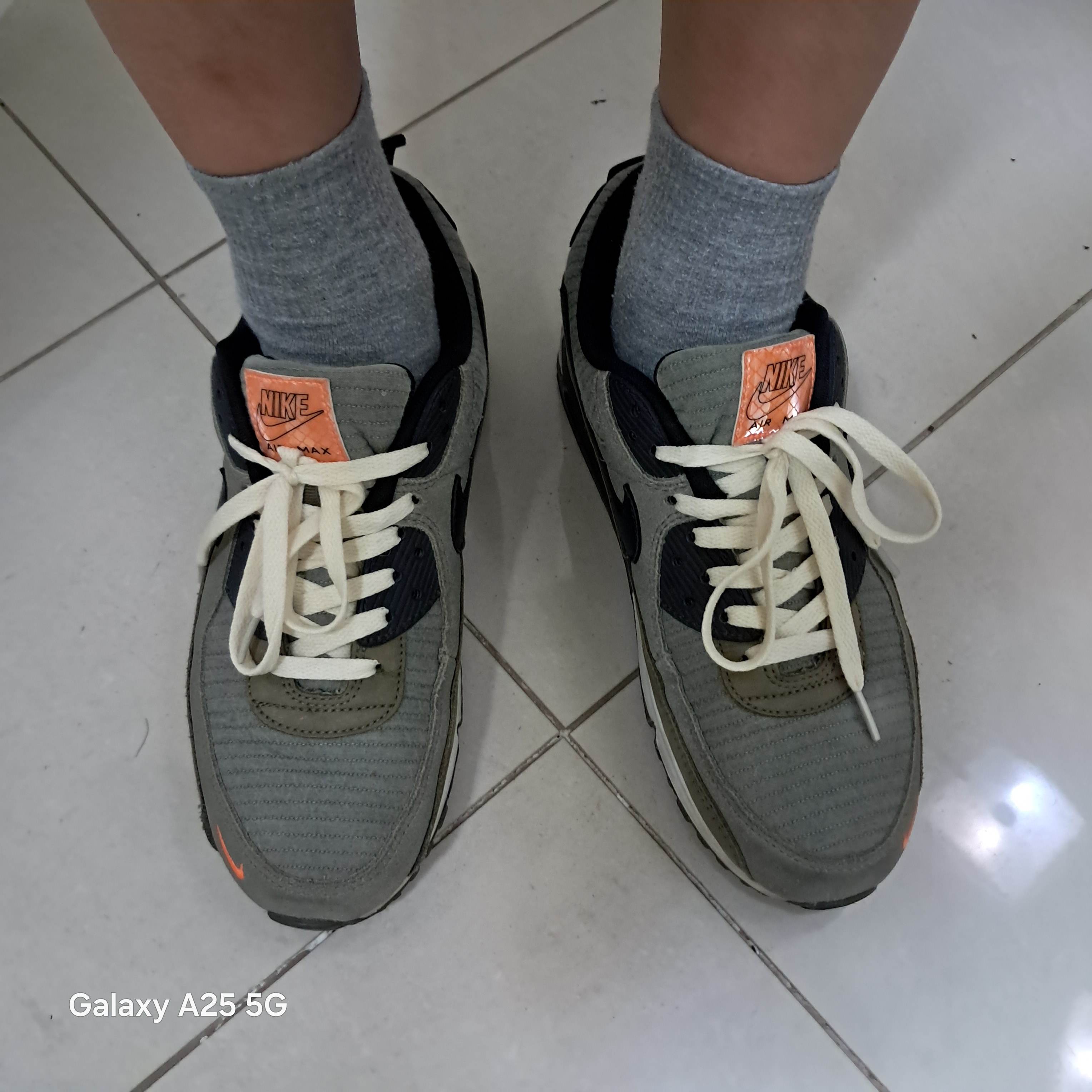 Nike Air Max 90 SE Surplus Supply 착용 스타일 - 1