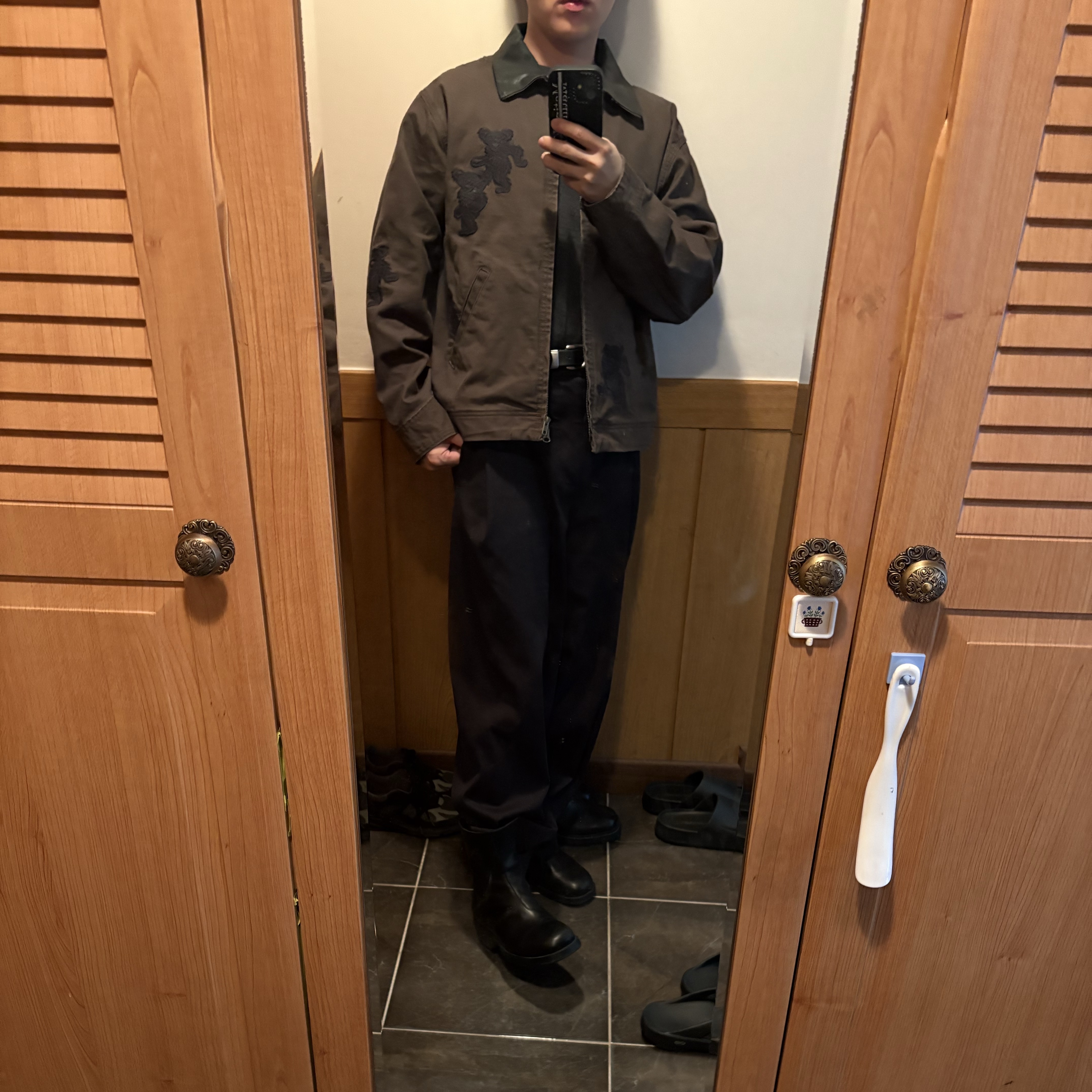 Thisisneverthat x Grateful Dead Dancing Bears Work Jacket Brown 착용 스타일