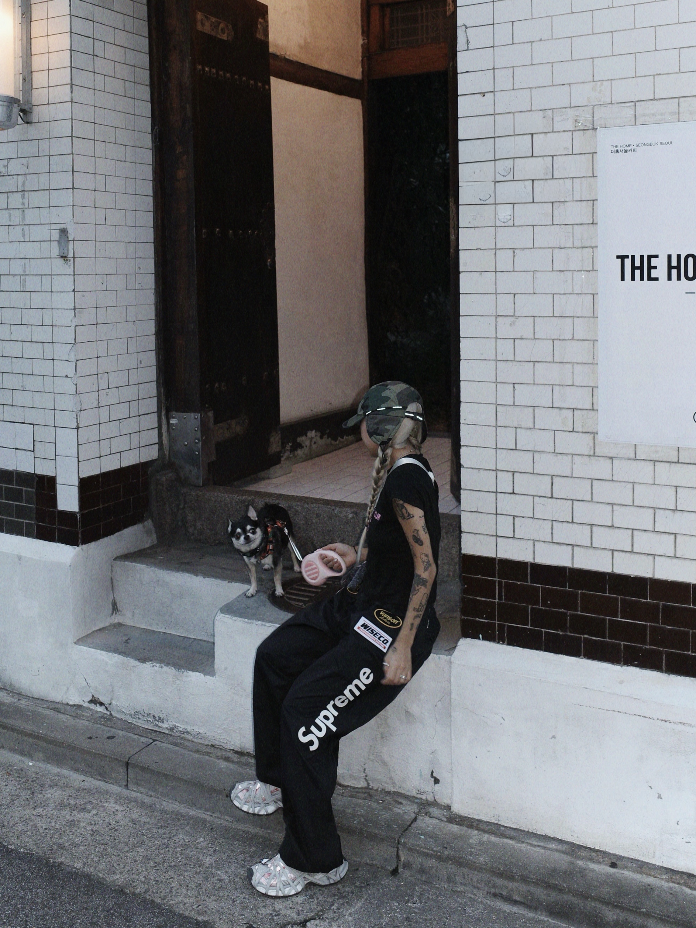 Supreme x Vanson Leathers Gore-Tex Pants Black - 25FW, Supreme x Hysteric Glamour Baby T-Shirt Black - 24FW 착용 스타일 - 3