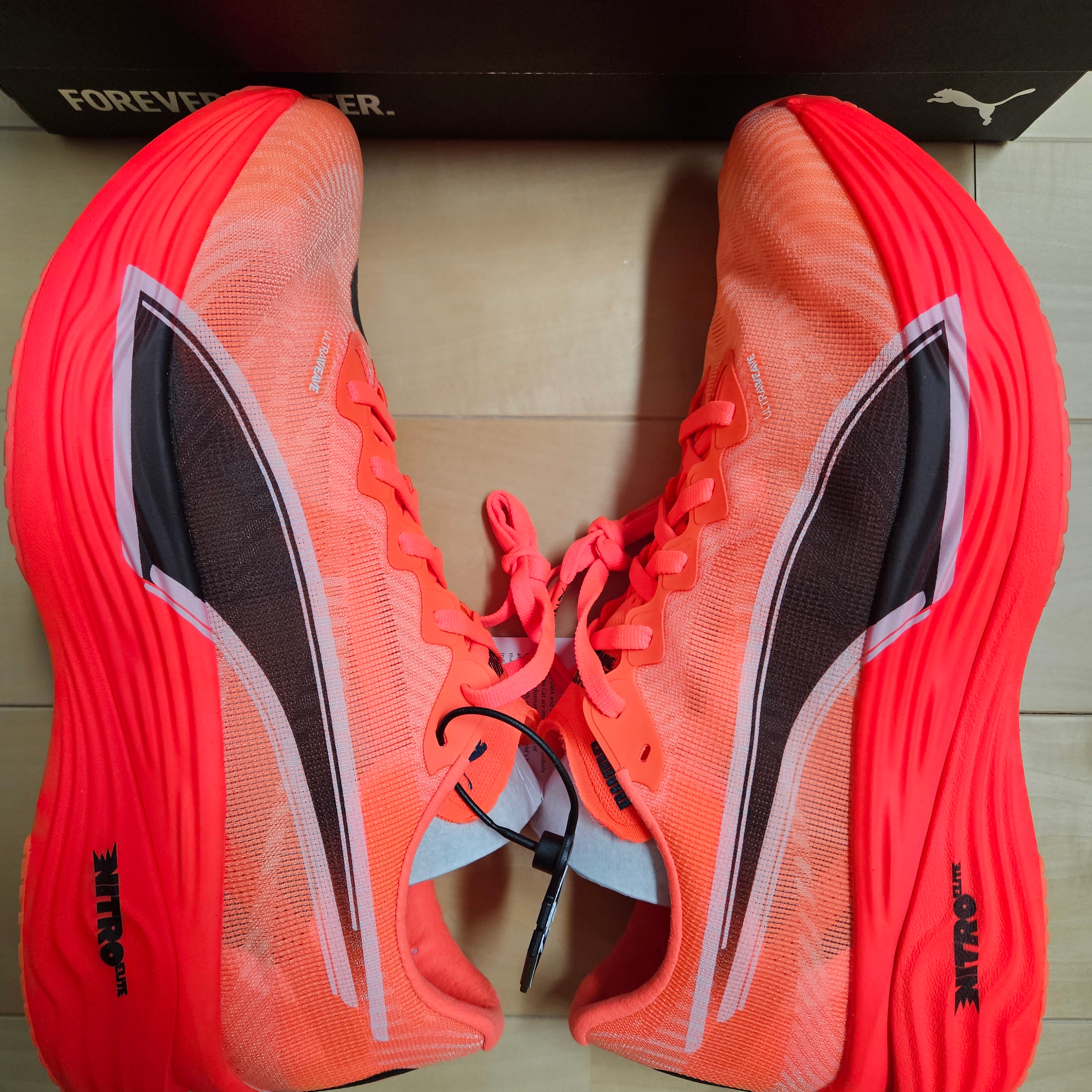 Puma Deviate Nitro Elite 3 Glowing Red Black 착용 스타일 - 5