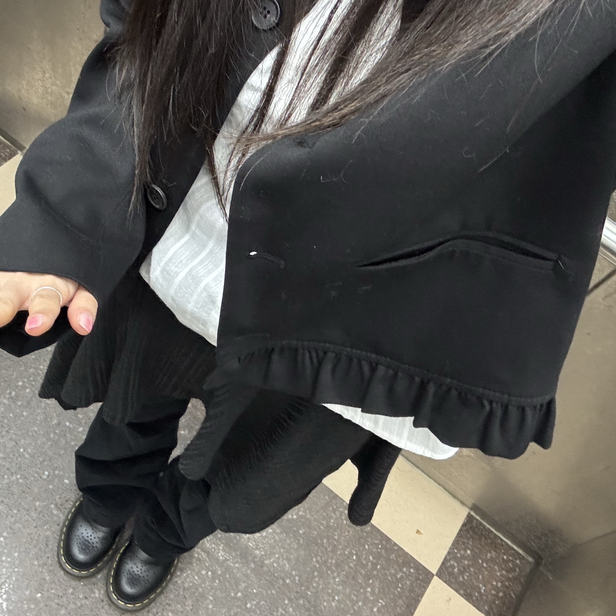 (W) Dr. Martens 8065 Smooth Leather Mary Jane Black, (W) Ohesio Round Frill Jacket Black 착용 스타일 - 2