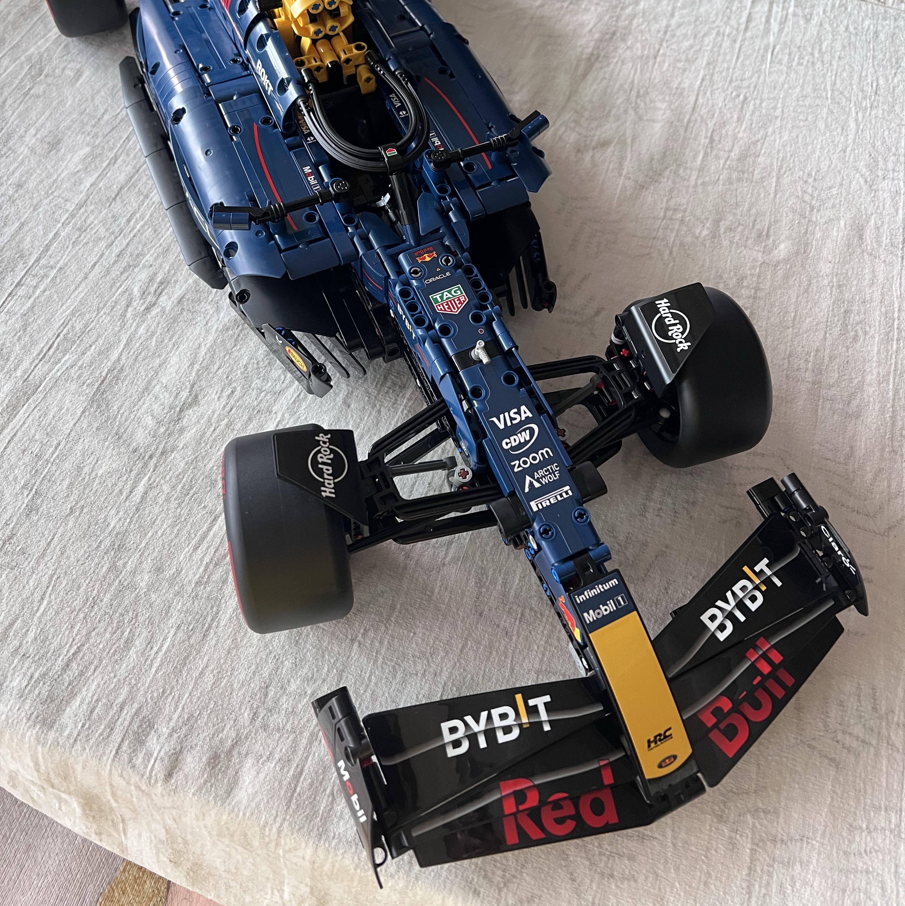Lego Technic Oracle Red Bull Racing RB20 F1 Car 착용 스타일 - 1