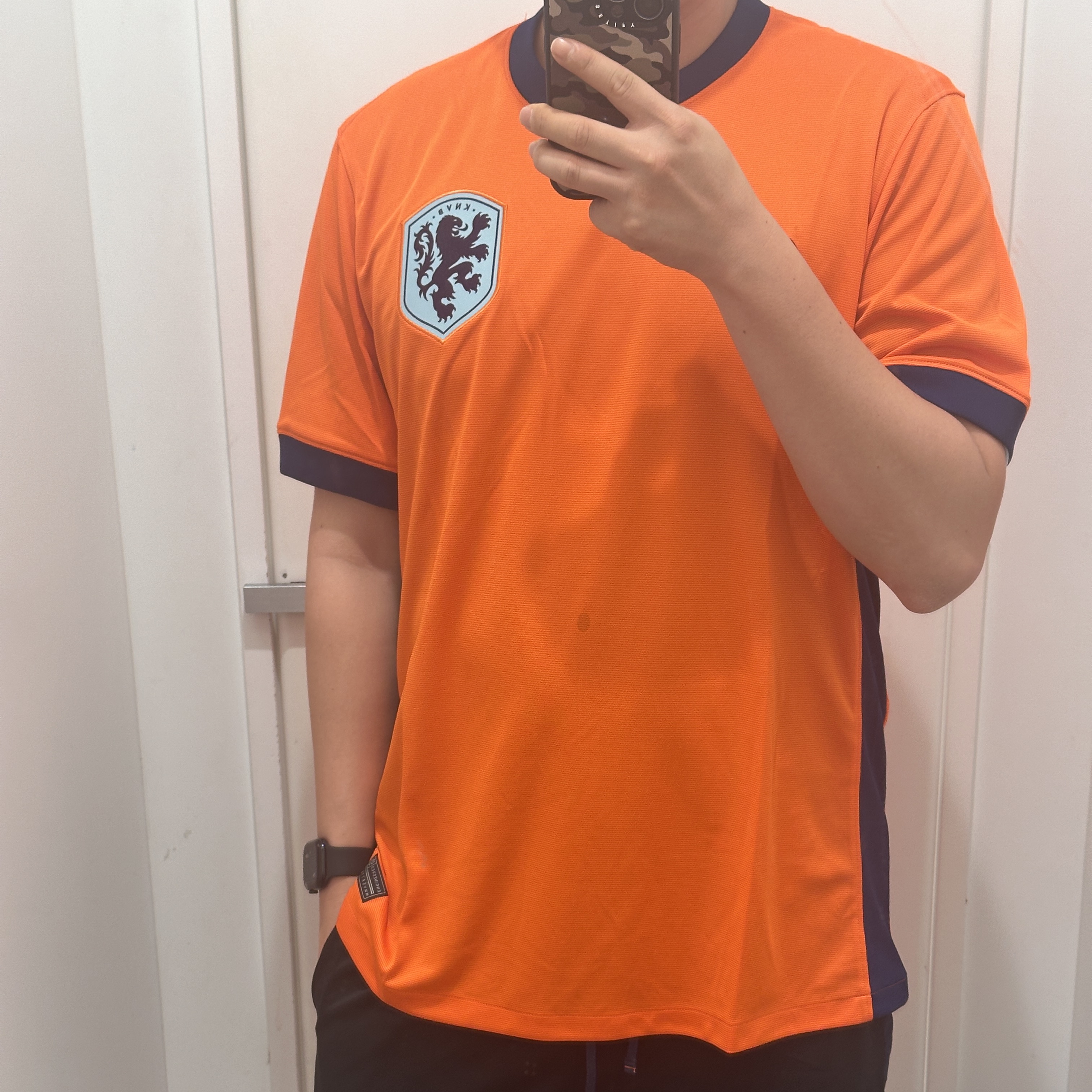 Nike Netherlands 2024/25 Dri-Fit Stadium Home Replica Jersey Safety Orange (Non Marking Ver.) 착용 스타일