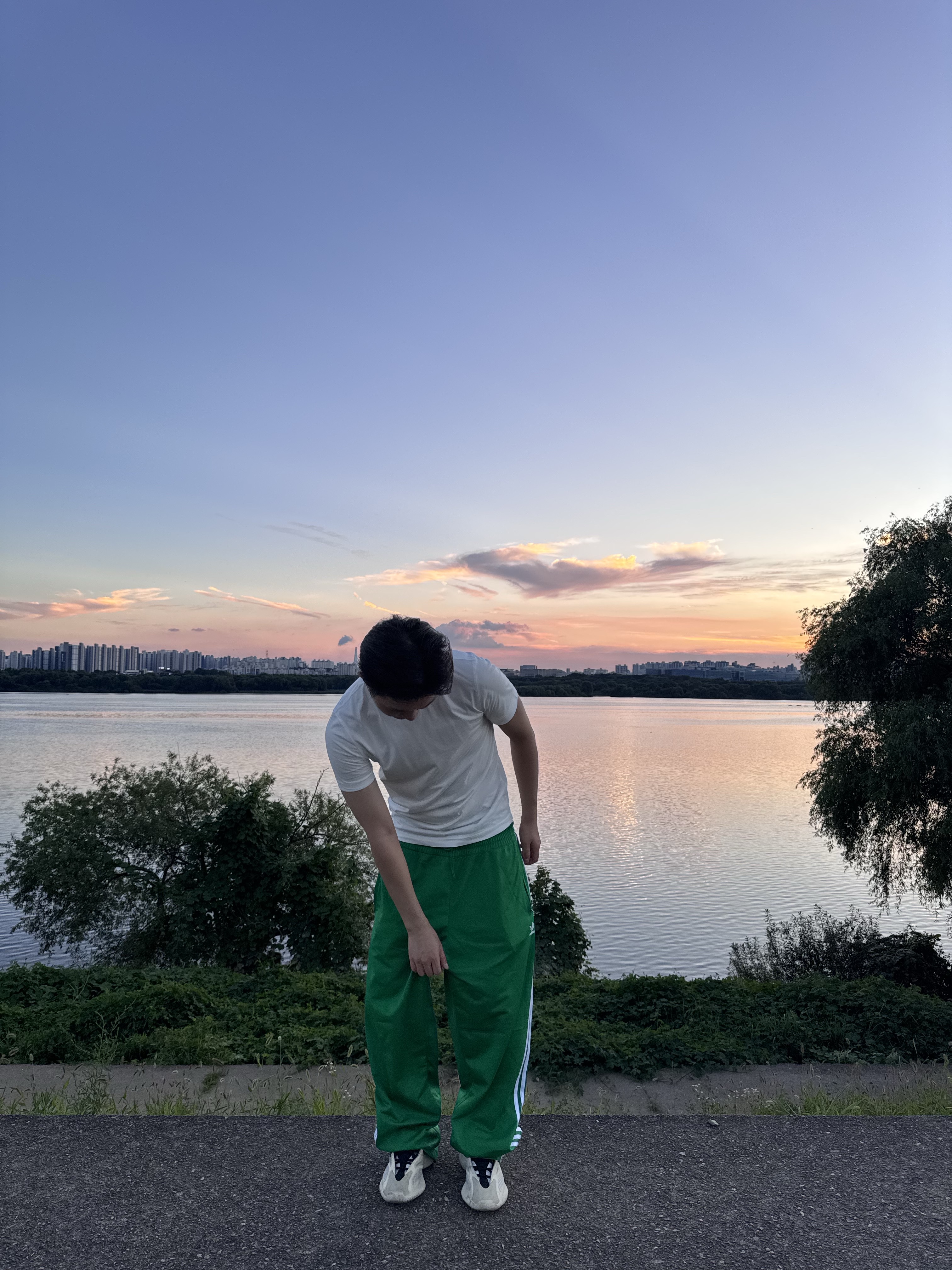Adidas Adicolor Classics Firebird Track Pants Green - KR Sizing, Adidas Yeezy 700 V3 Azael 2022/2023 착용 스타일 - 2