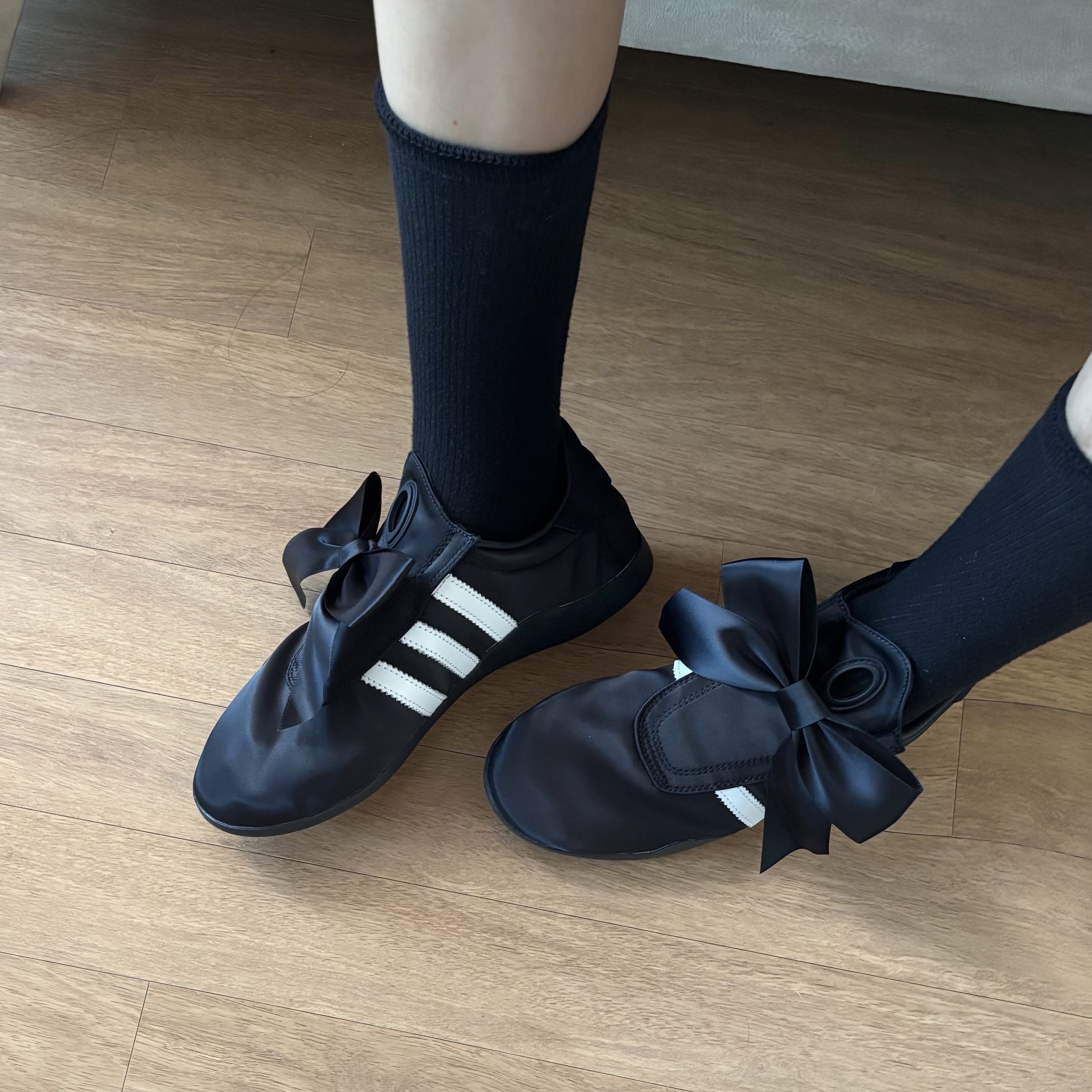 (W) Adidas x Atmos Pink Taekwondo Mei Core Black Footwear White 착용 스타일 - 2
