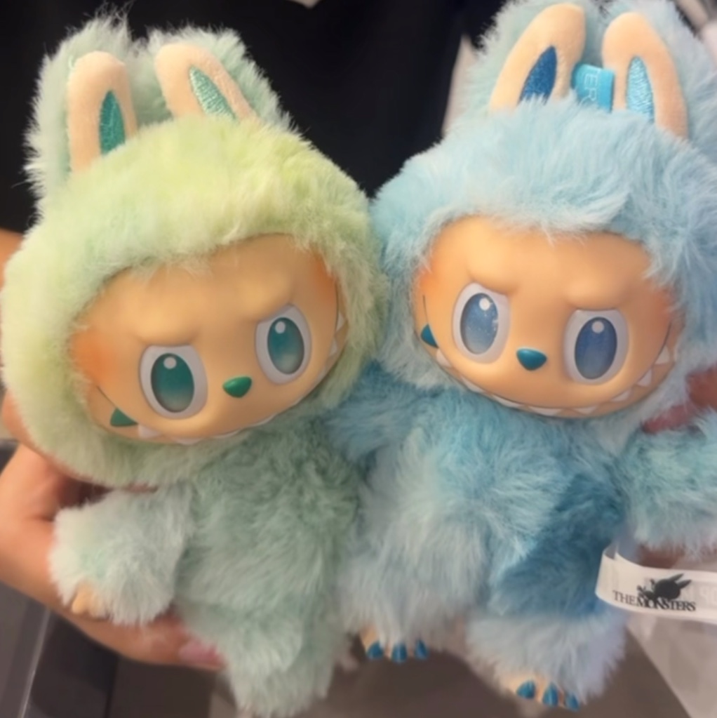 Pop Mart Labubu The Monsters Highlight Series Sealed Case (Bundle of 2/1 Blind Box), Pop Mart Labubu The Monsters Highlight Series Hope Keyring (Opened Case) 착용 스타일