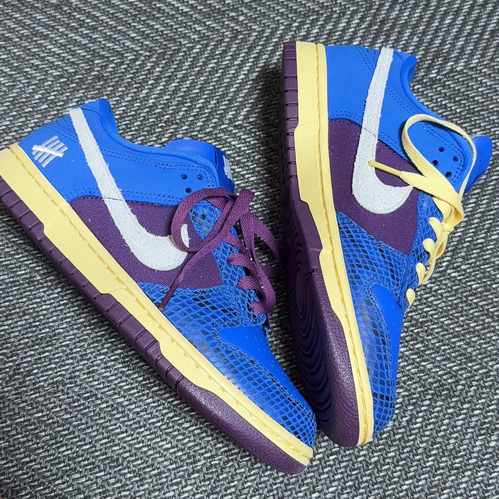 Nike x Undefeated Dunk Low SP 5 On It 착용 스타일 - 2